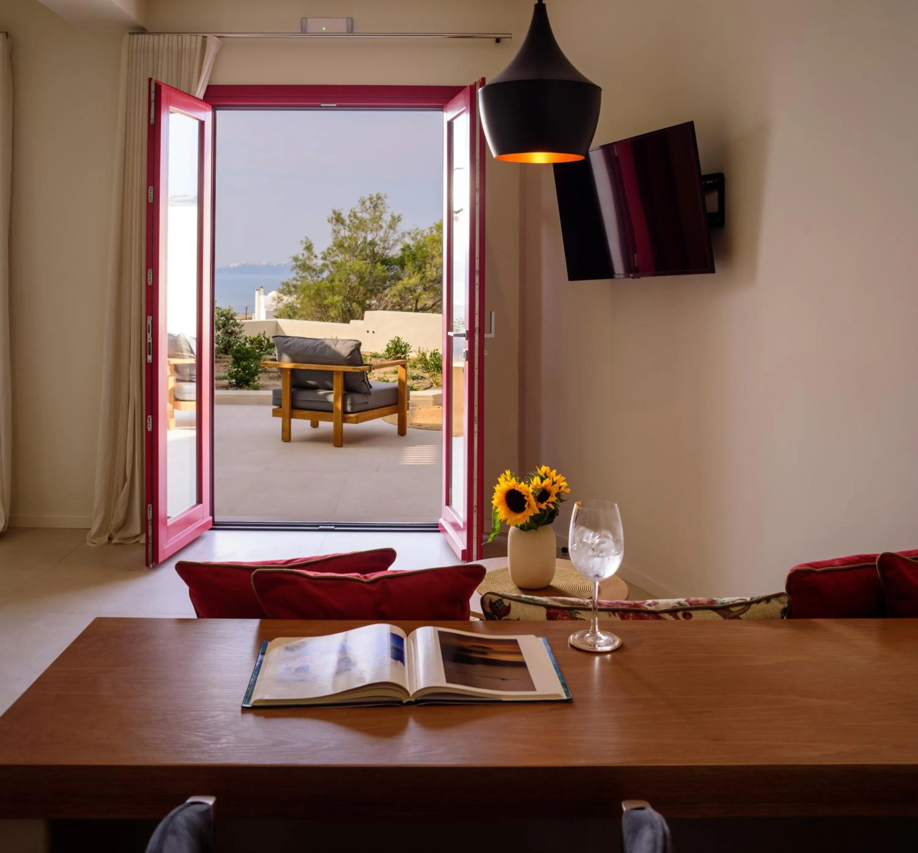 TV and multimedia in 11:11 By Potnia