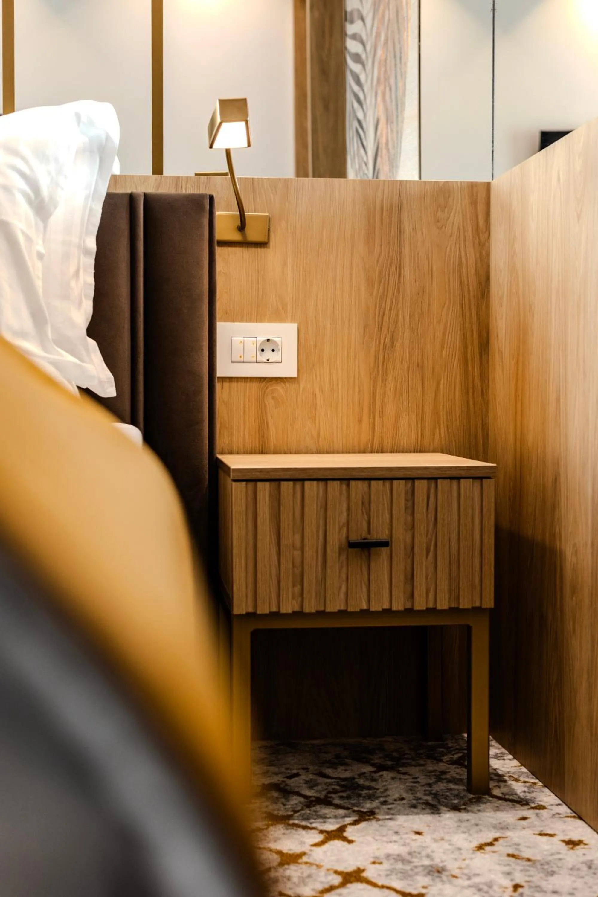 hair dresser, Bed in Hotel Branco Timisoara