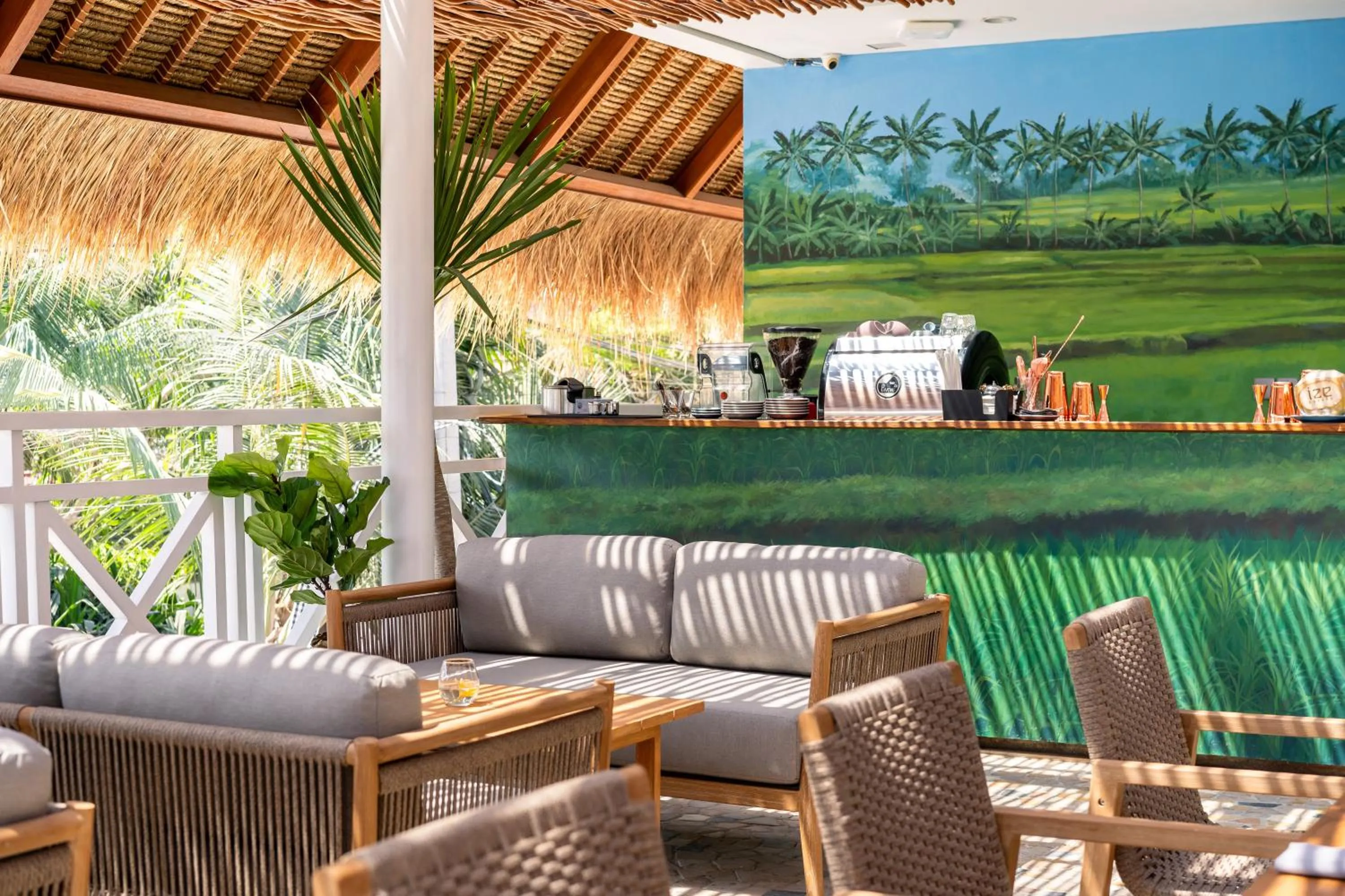 Restaurant/places to eat in IZE Canggu by LifestyleRetreats