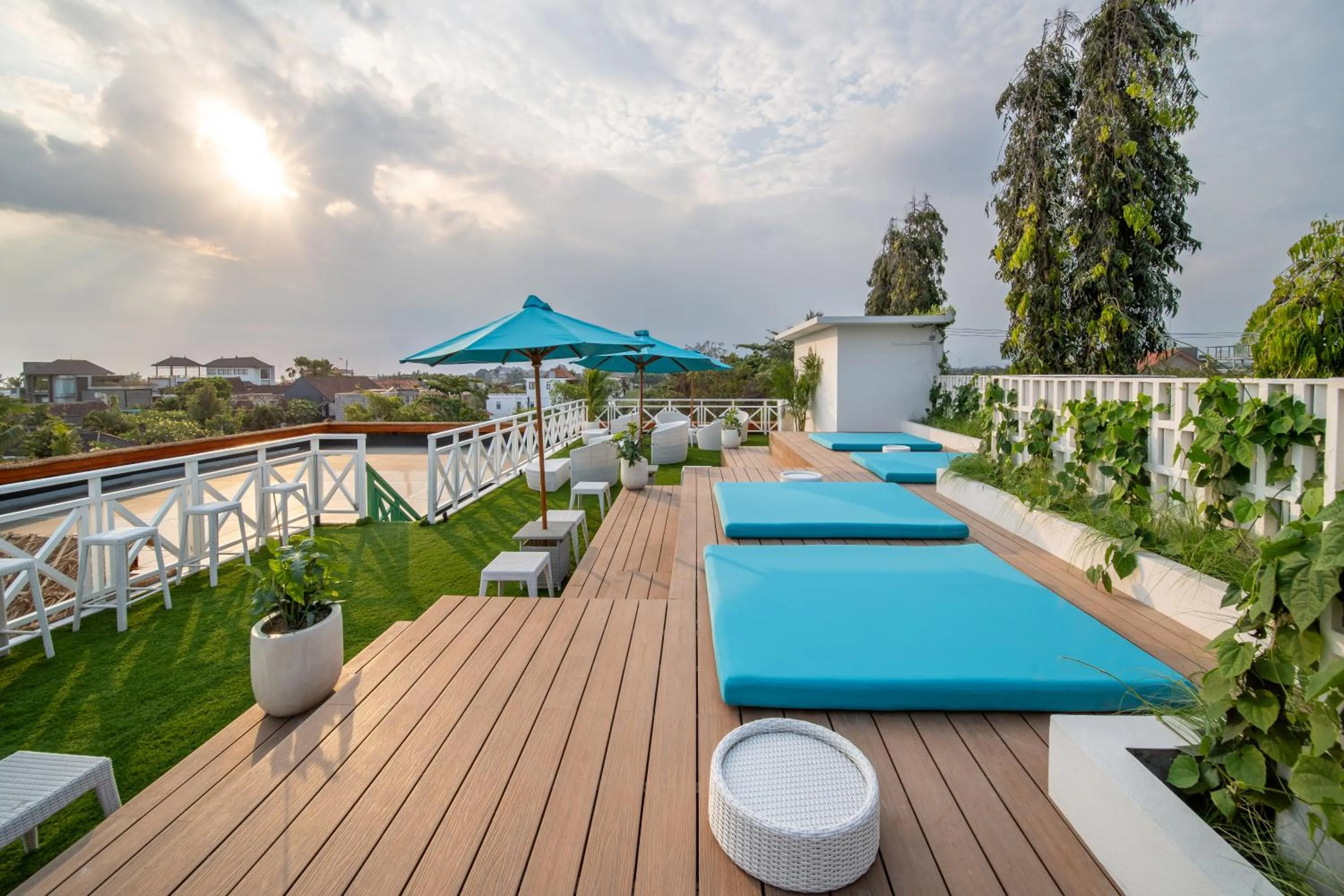 Restaurant/places to eat in IZE Canggu by LifestyleRetreats