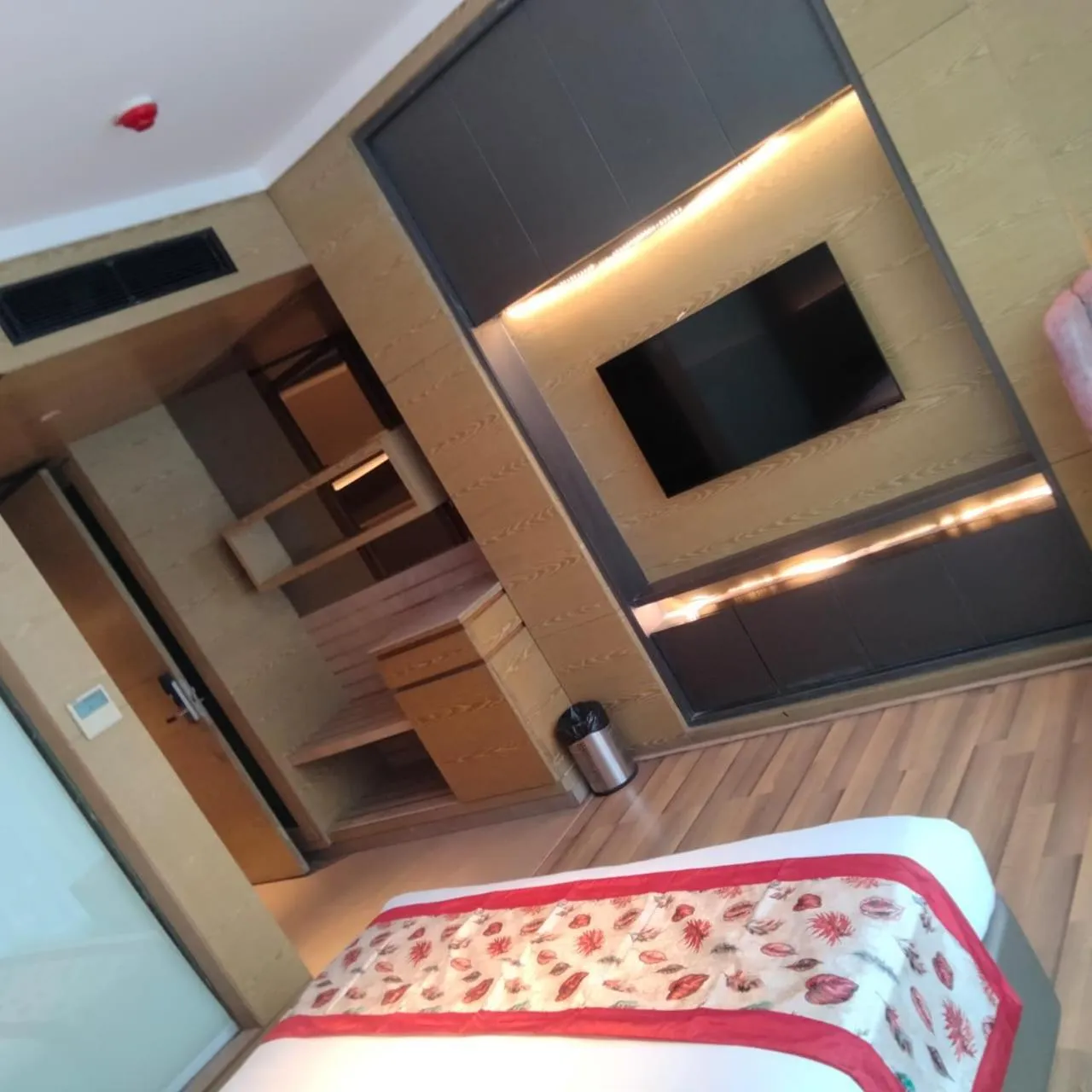 TV/Entertainment Center in Hotel Bimson