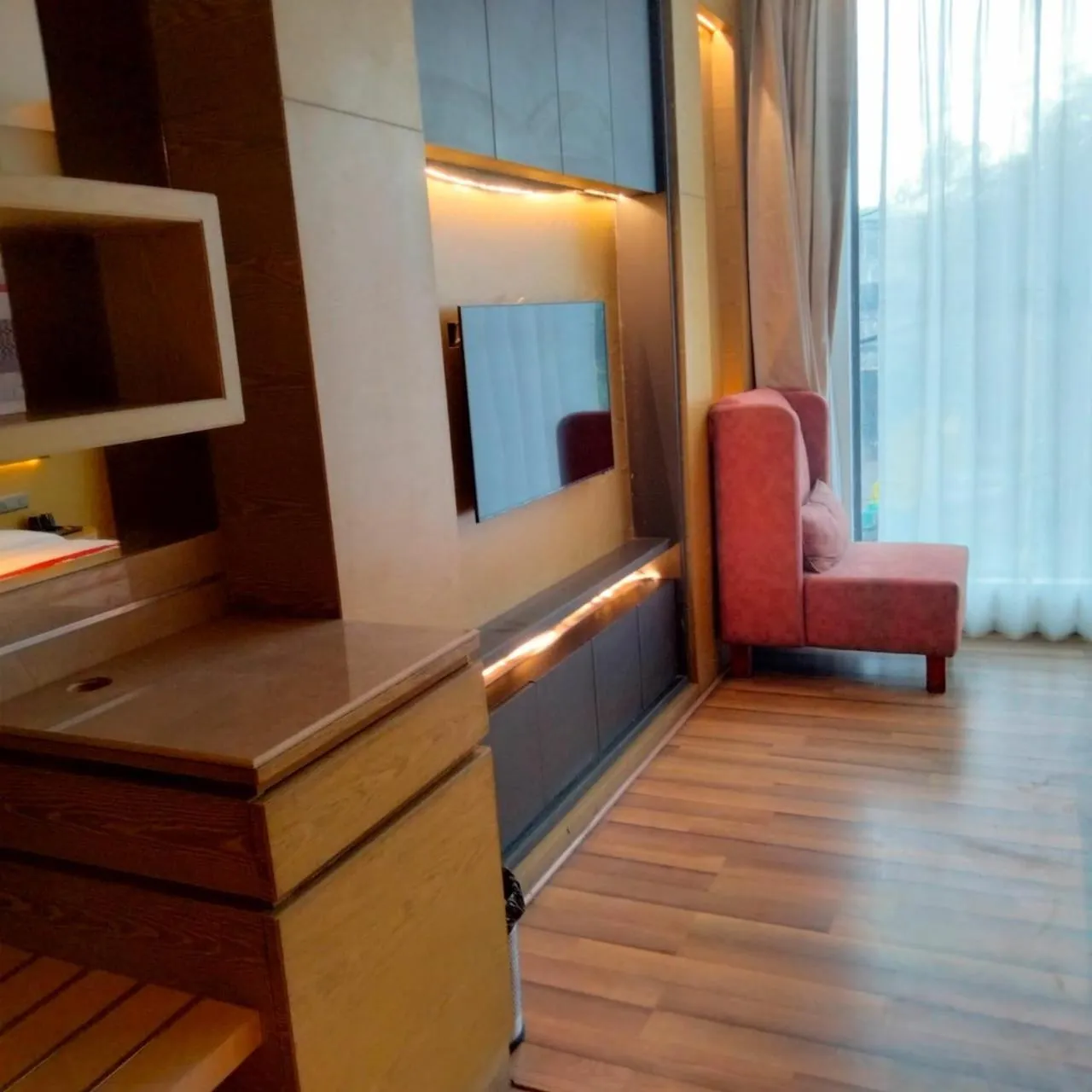 TV/Entertainment Center in Hotel Bimson