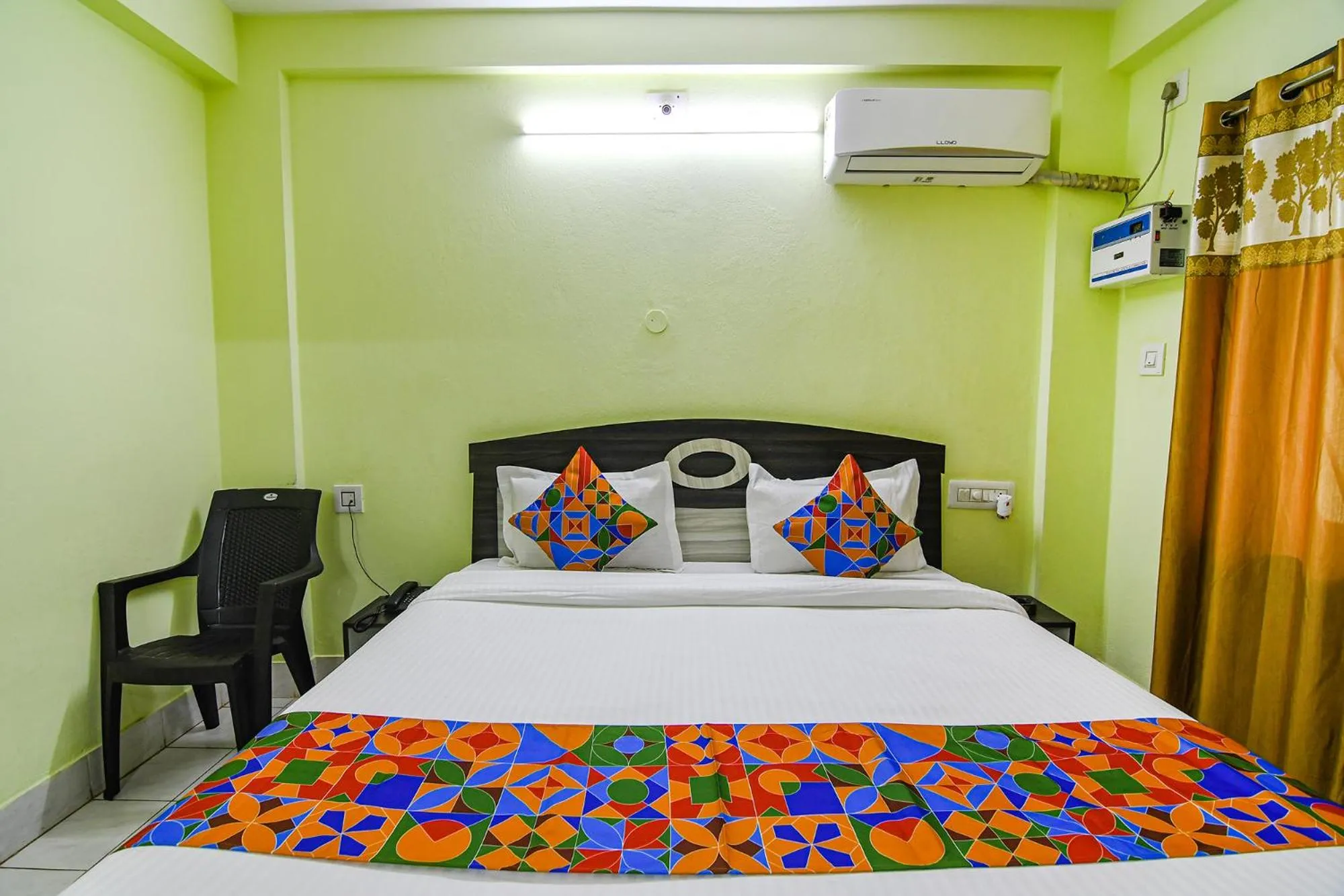 Bed in FabHotel Bollywood 2.0