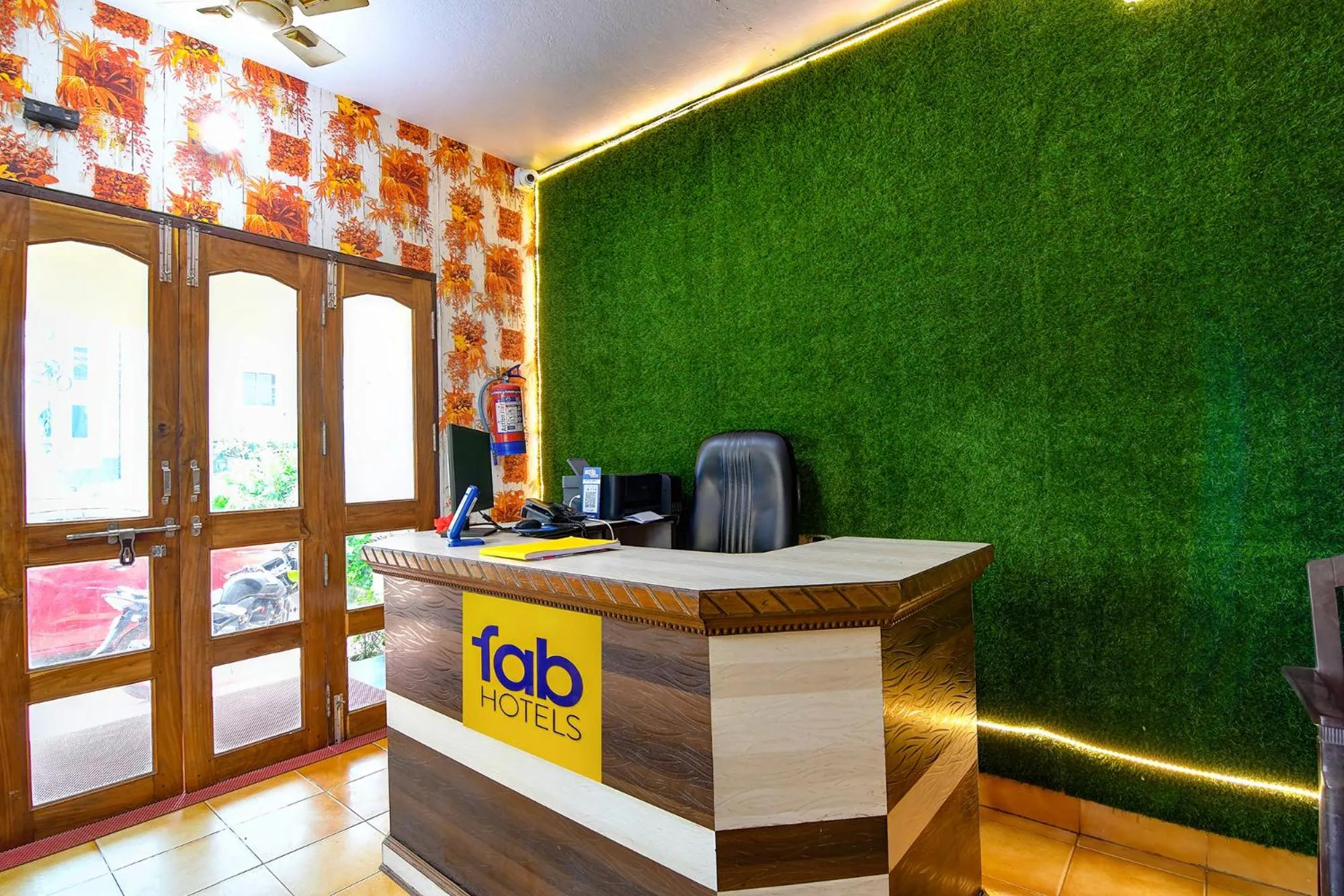 Lobby or reception in FabHotel Bollywood 2.0