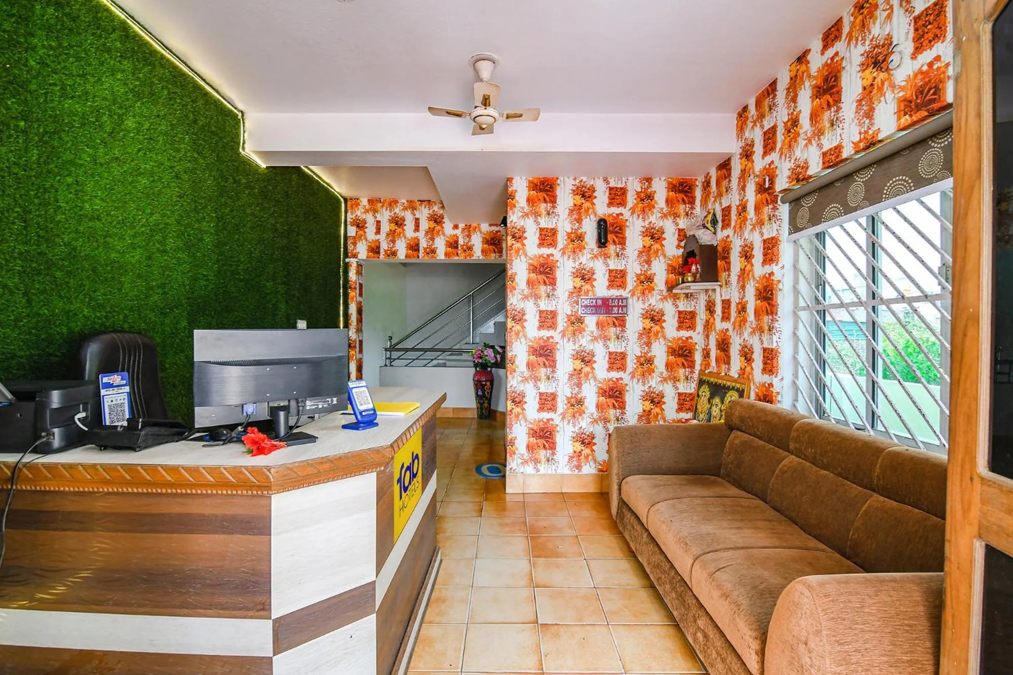 Lobby or reception in FabHotel Bollywood 2.0