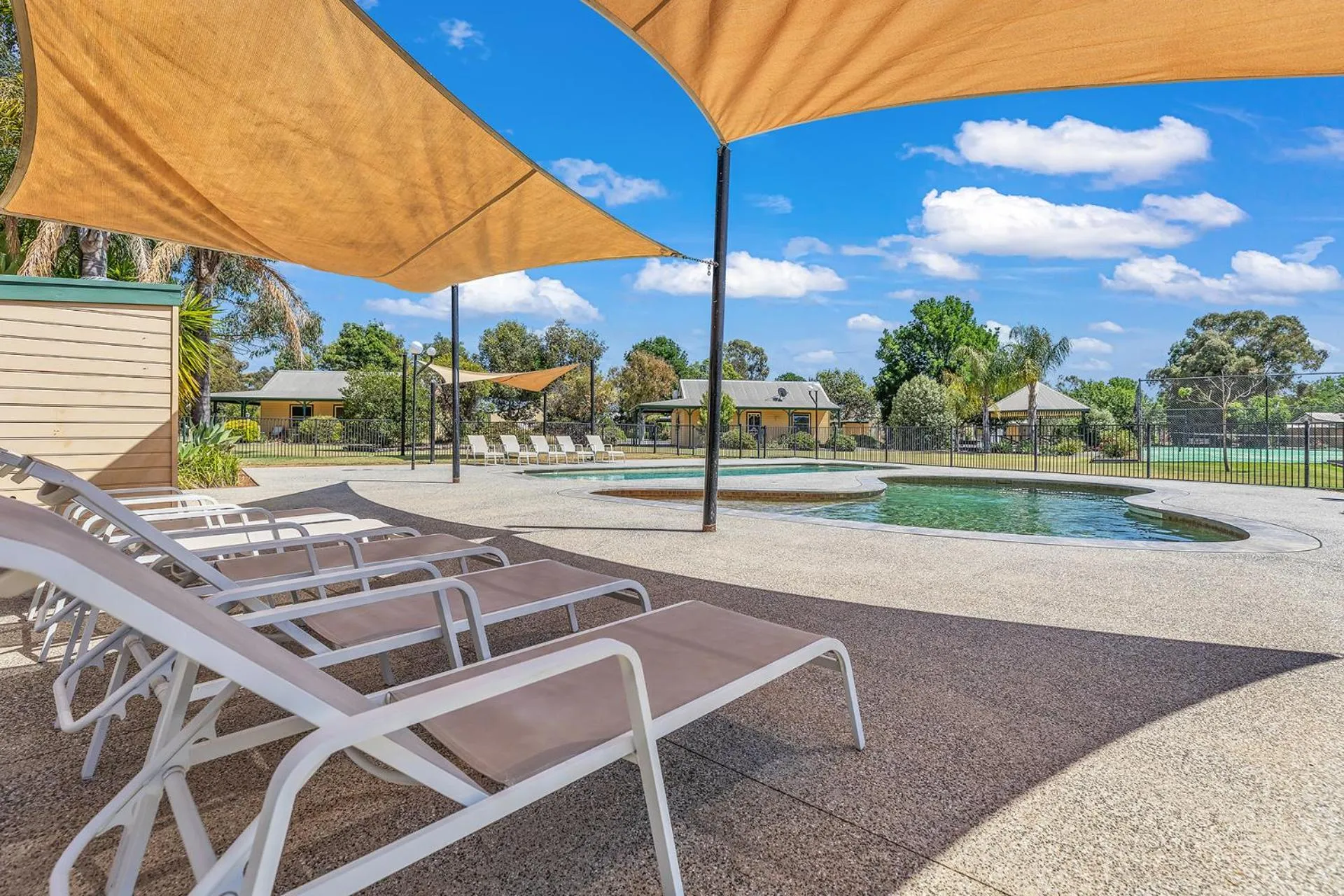 Swimming pool in Murray River Resort