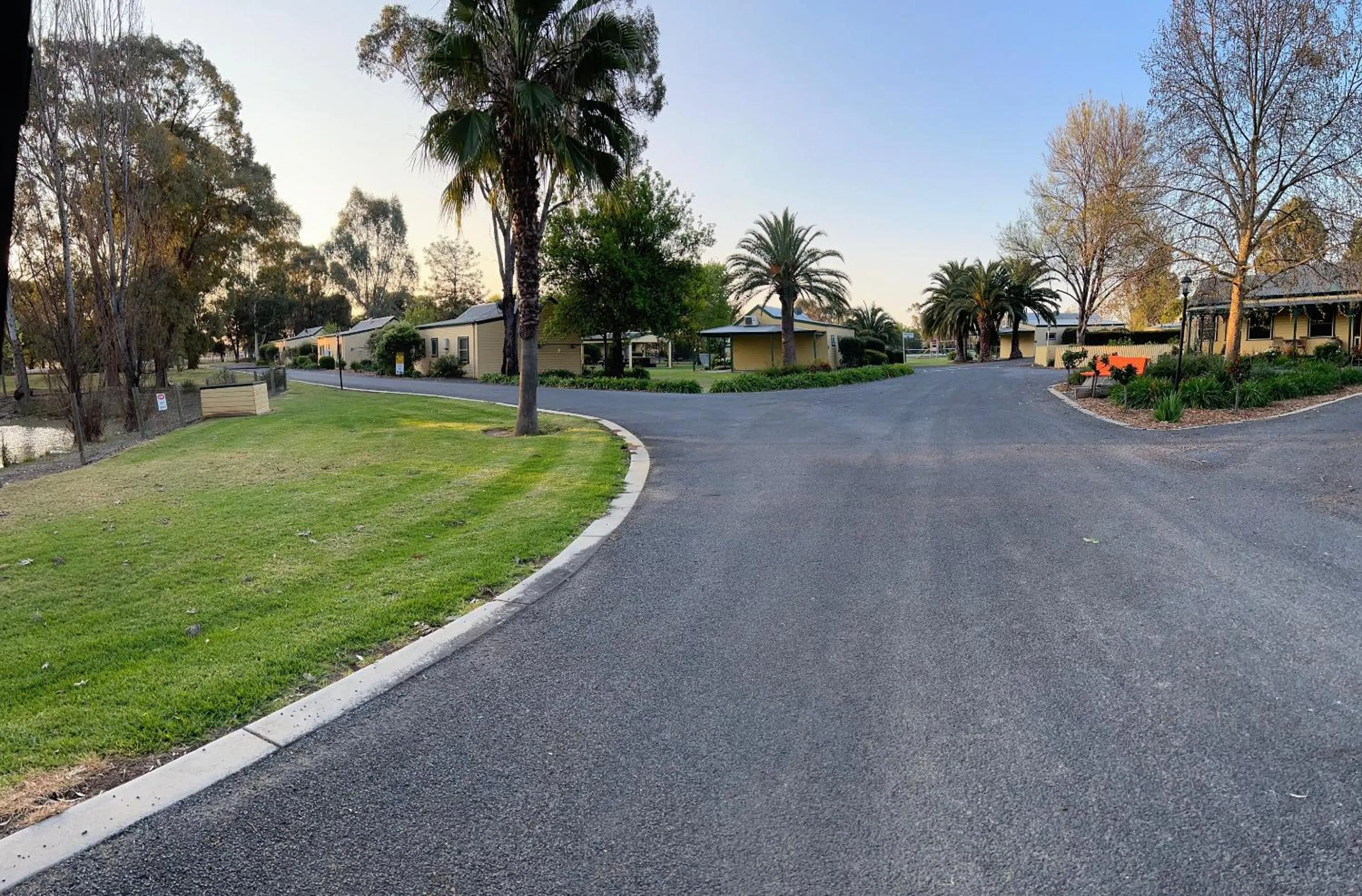 Facade/entrance in Murray River Resort