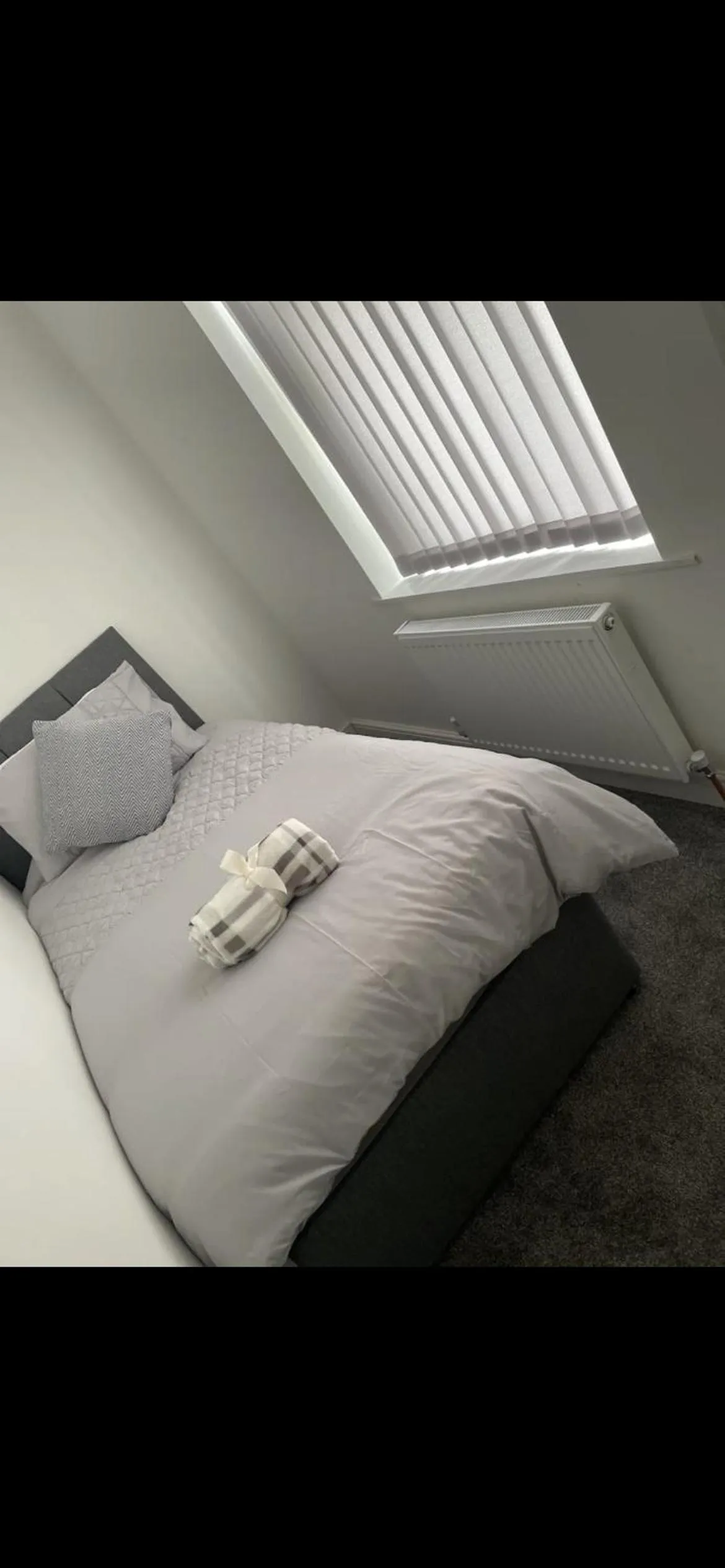 Bedroom, Bed in Denton House