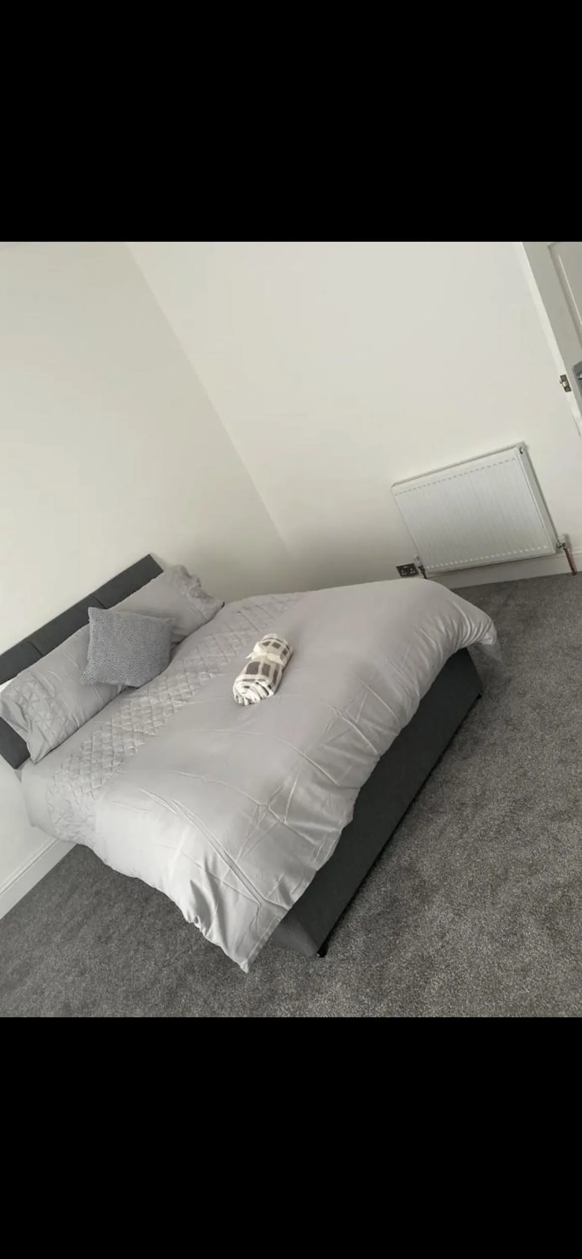 Bedroom, Bed in Denton House