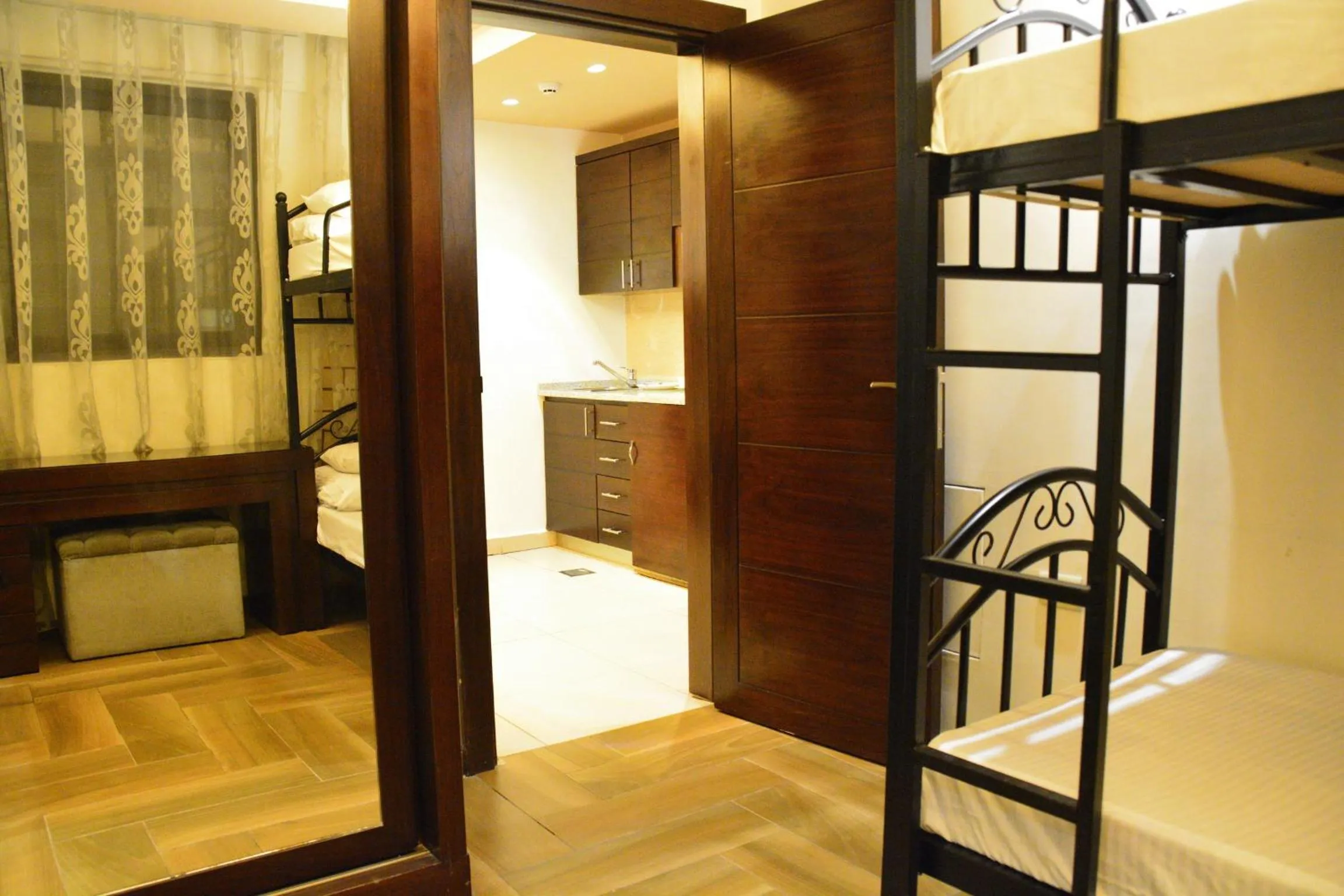 TV and multimedia, Bed in Nadine Hotel Suites