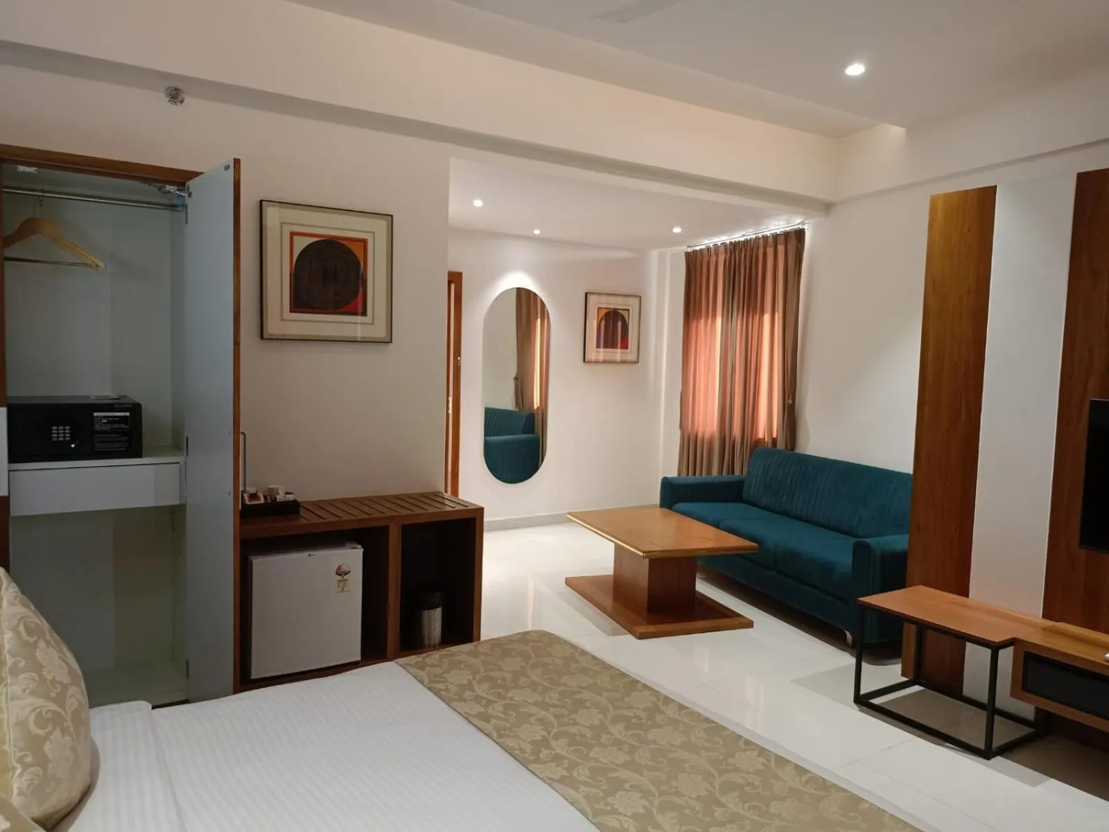 Living room, Bed in Lords Eco Inn, Ambaji