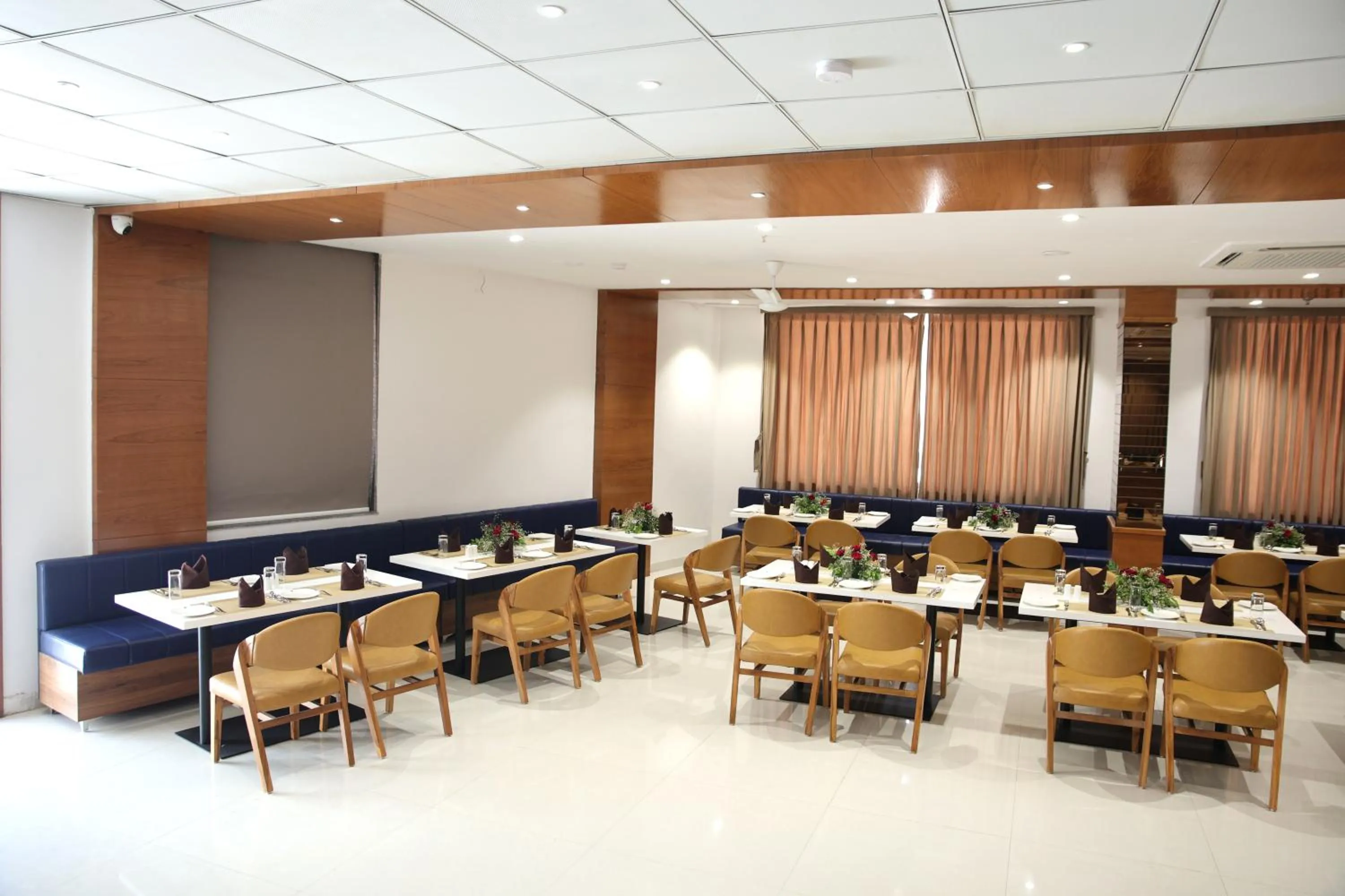 Restaurant/places to eat in Lords Eco Inn, Ambaji