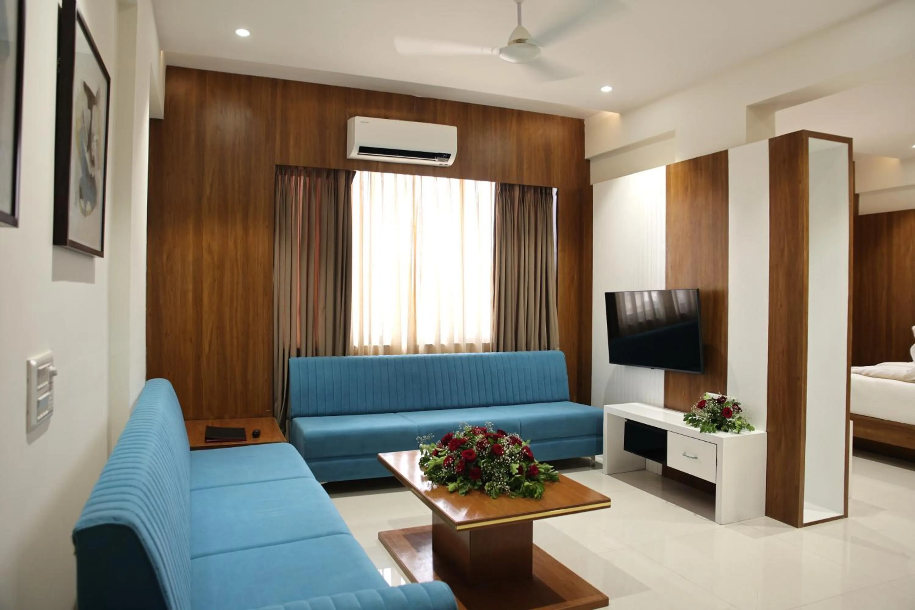 Bed in Lords Eco Inn, Ambaji