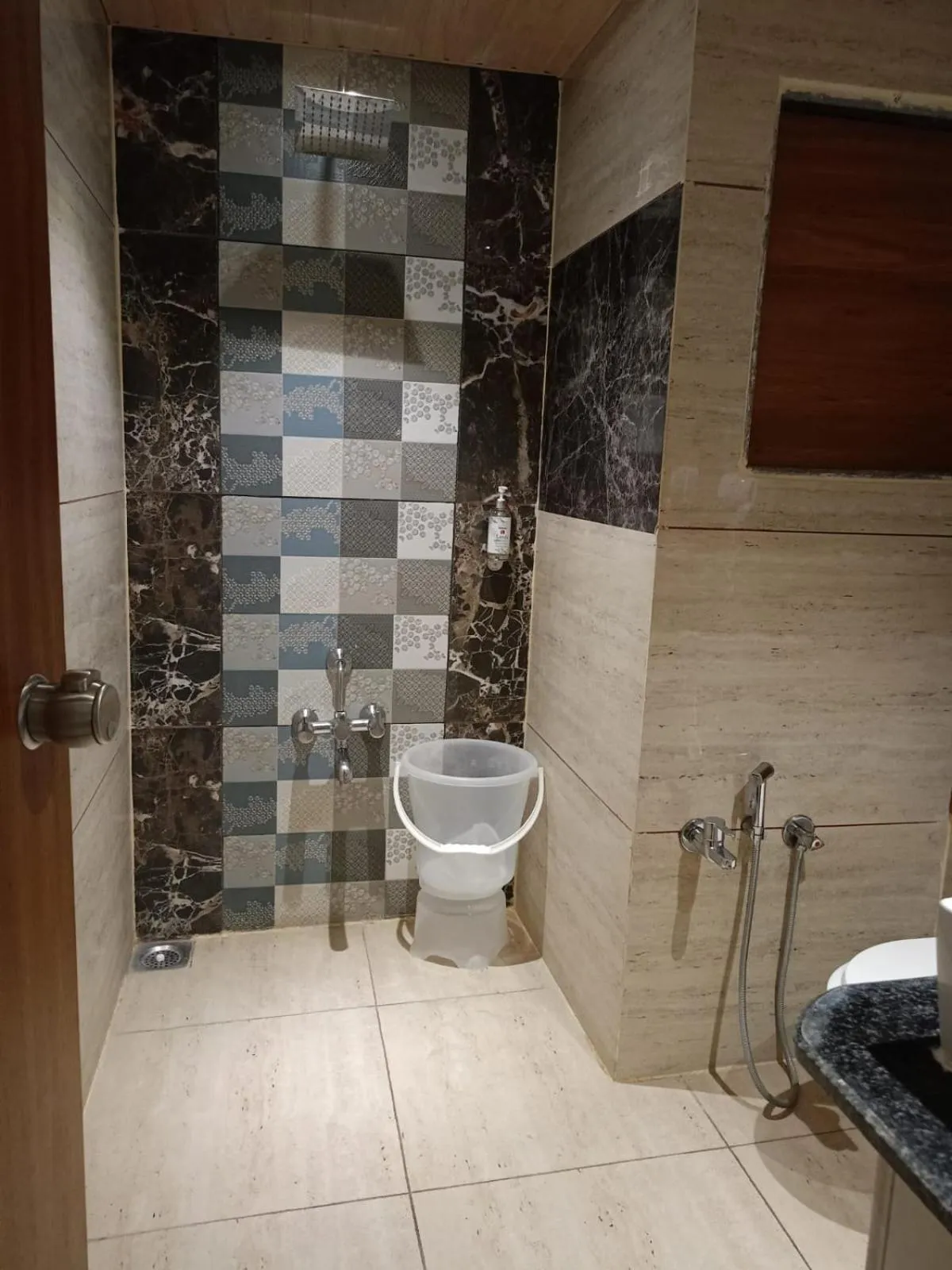 Shower in Lords Eco Inn, Ambaji