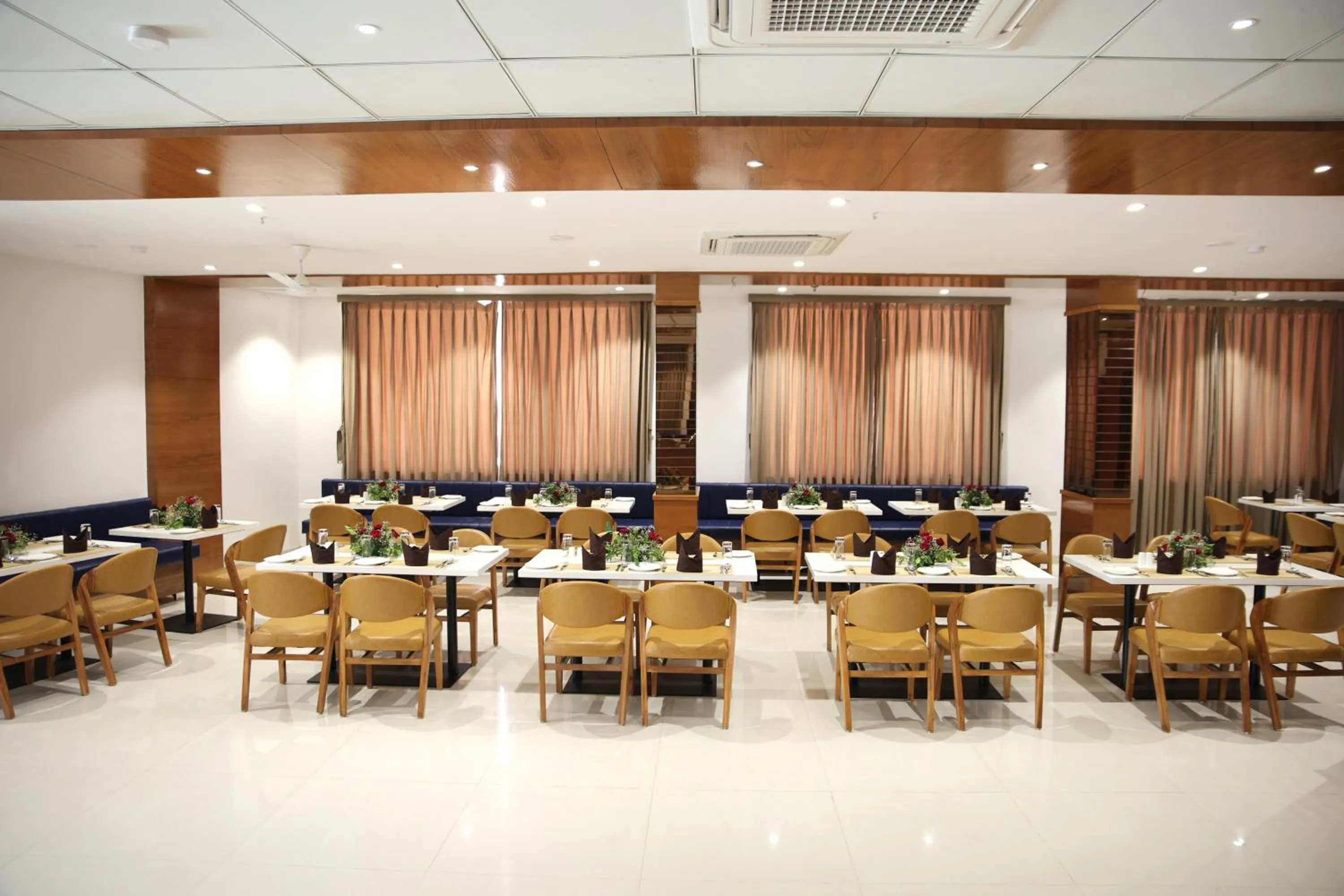 Restaurant/places to eat in Lords Eco Inn, Ambaji