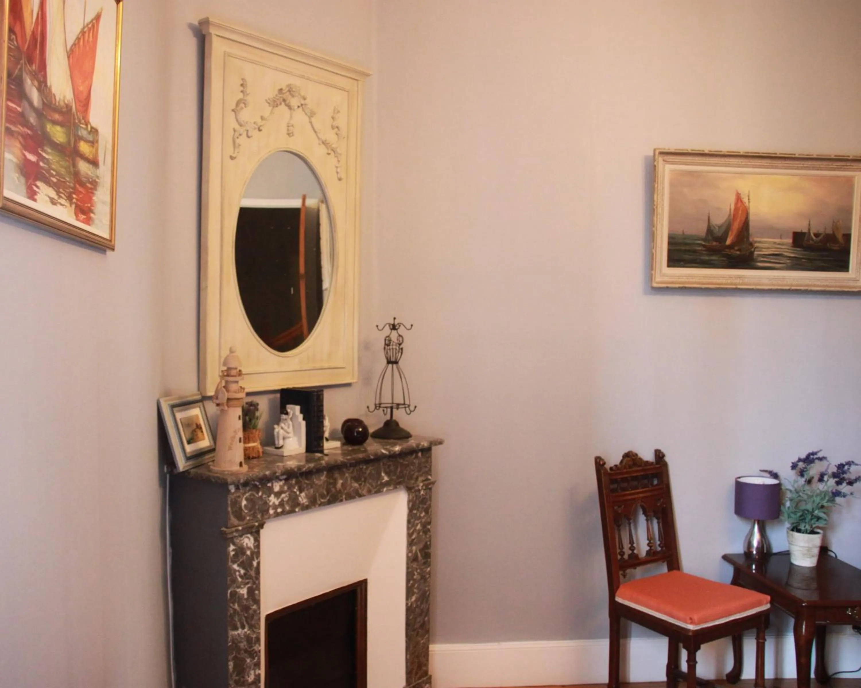 Decorative detail in L'Entrée Chambres d'Hôtes Bar & Restaurant