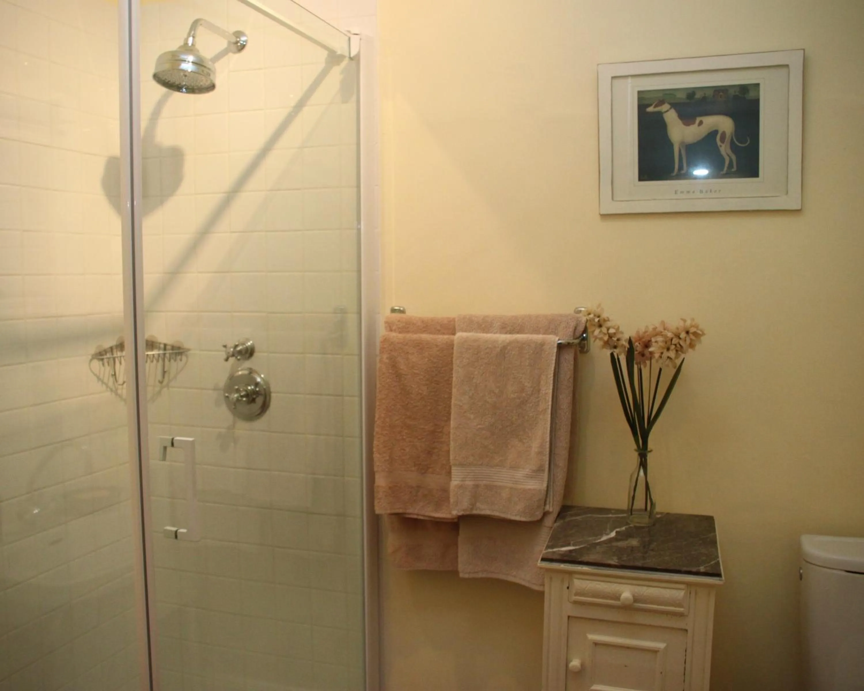 Bathroom in L'Entrée Chambres d'Hôtes Bar & Restaurant