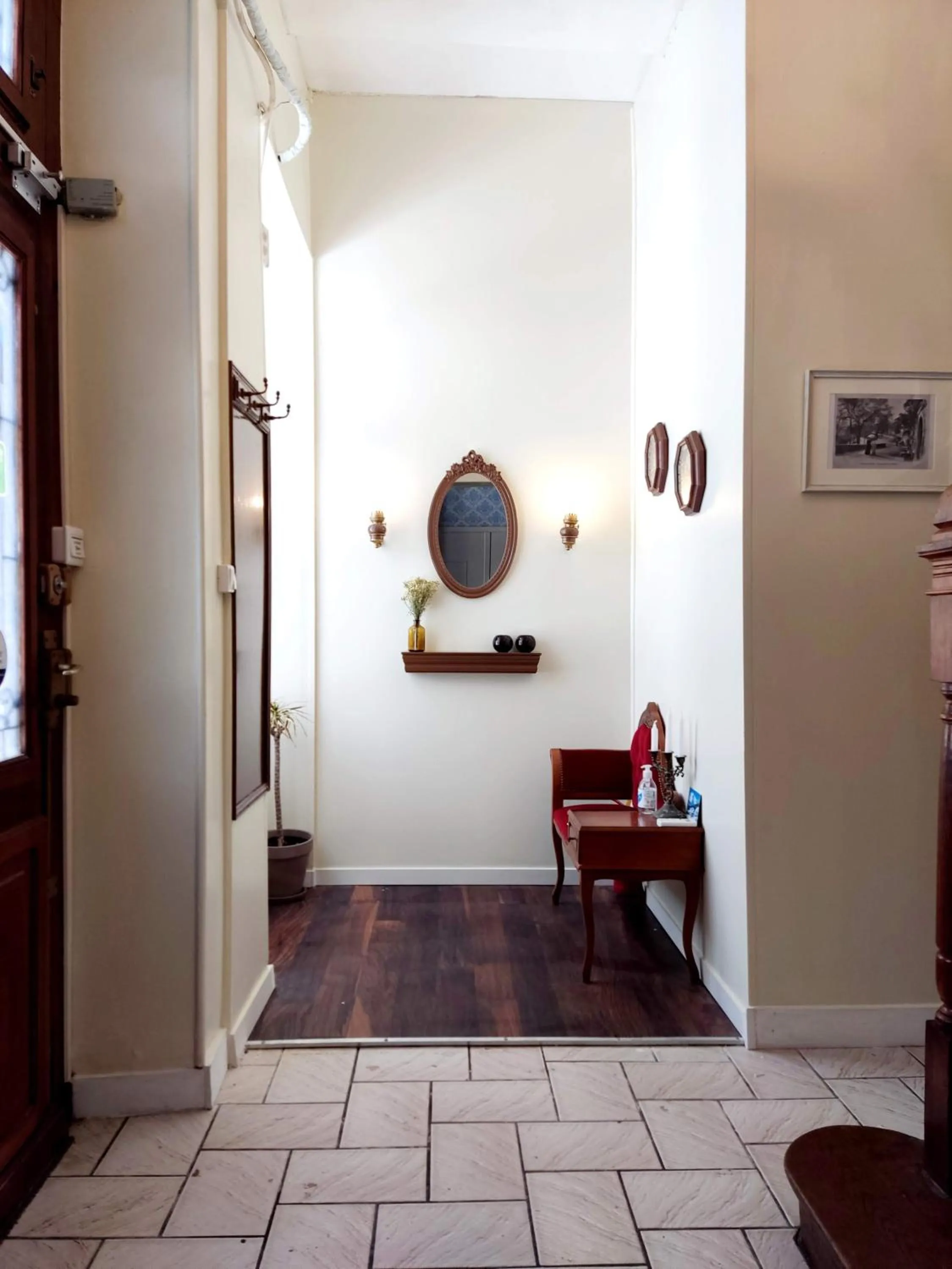 Facade/entrance in L'Entrée Chambres d'Hôtes Bar & Restaurant