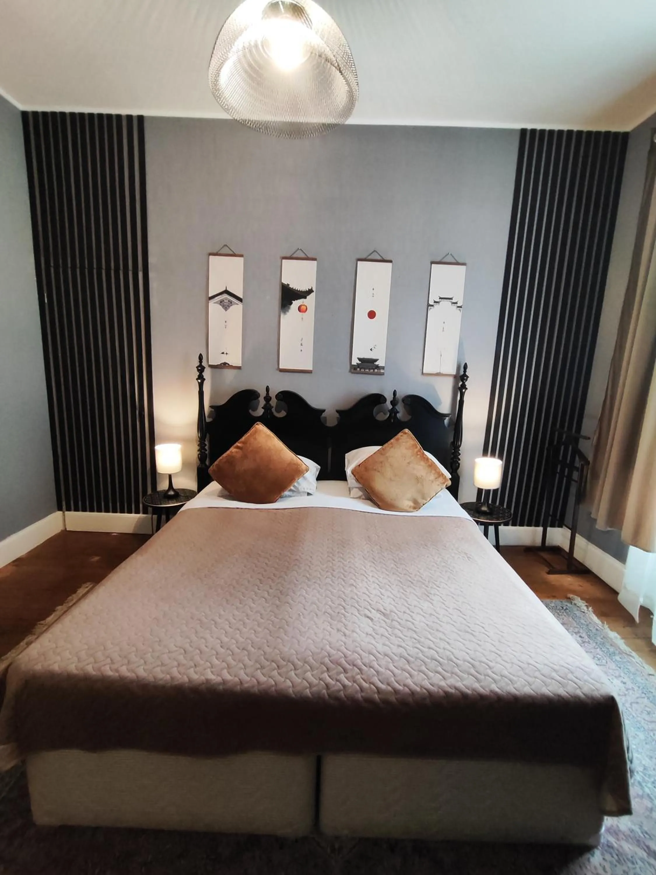 Photo of the whole room in L'Entrée Chambres d'Hôtes Bar & Restaurant