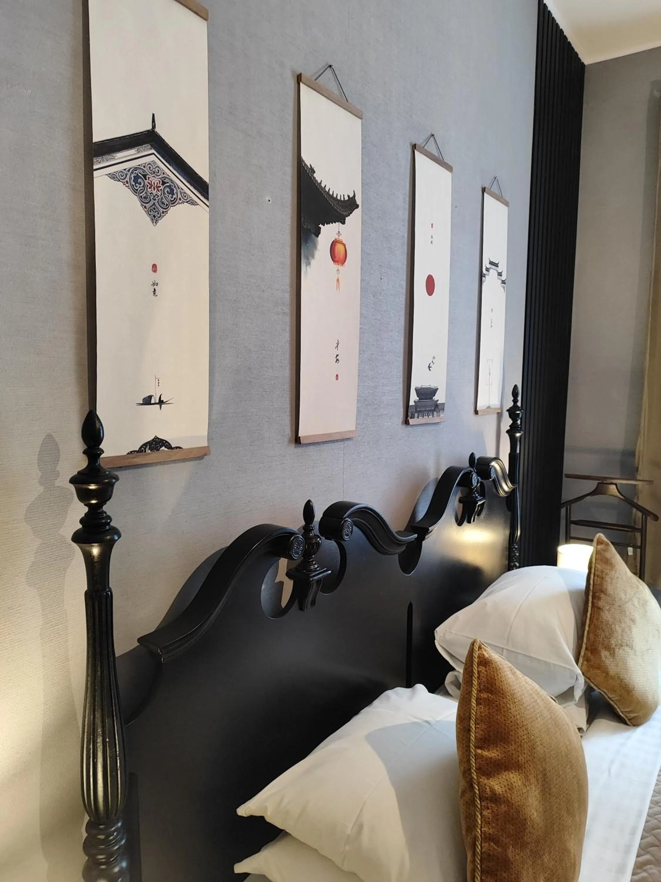 Decorative detail in L'Entrée Chambres d'Hôtes Bar & Restaurant