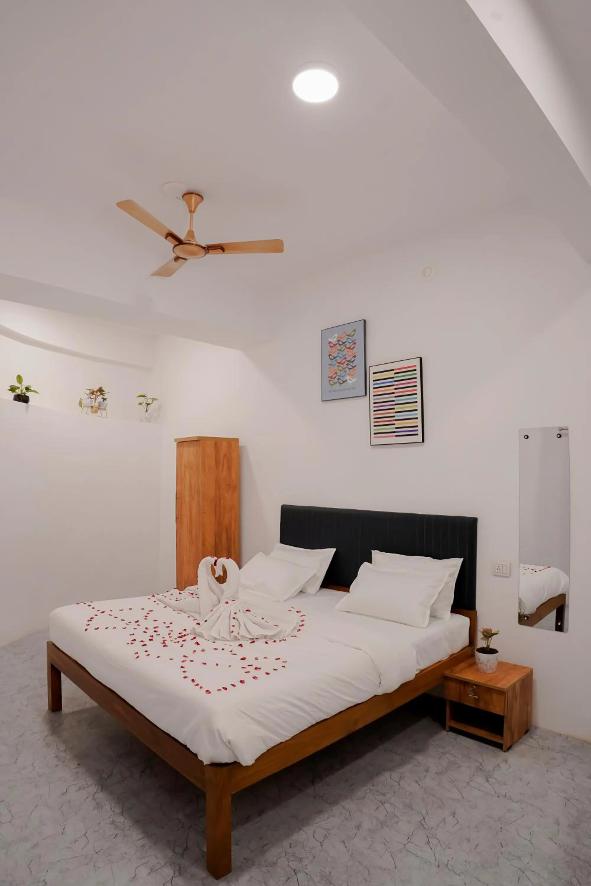 Bed in Hotel Royal Accord