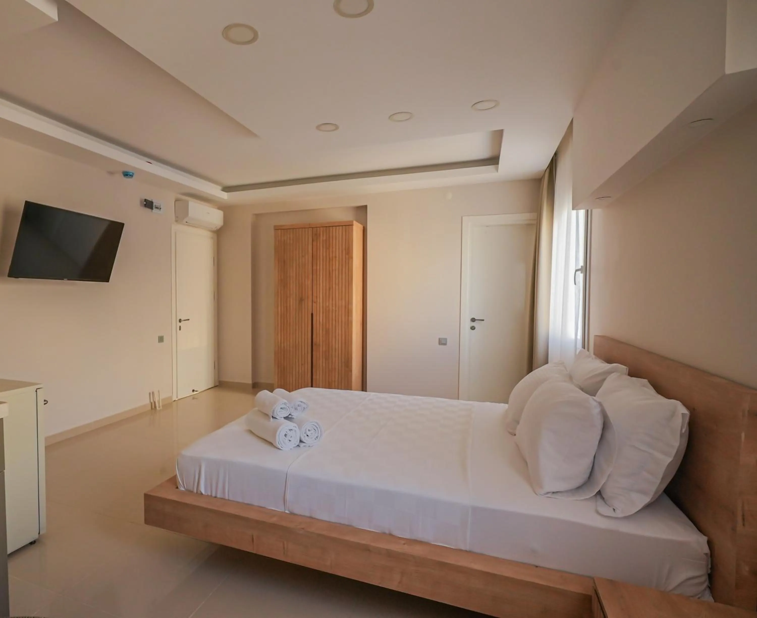 Photo of the whole room, Bed in Soul House Kuşadası
