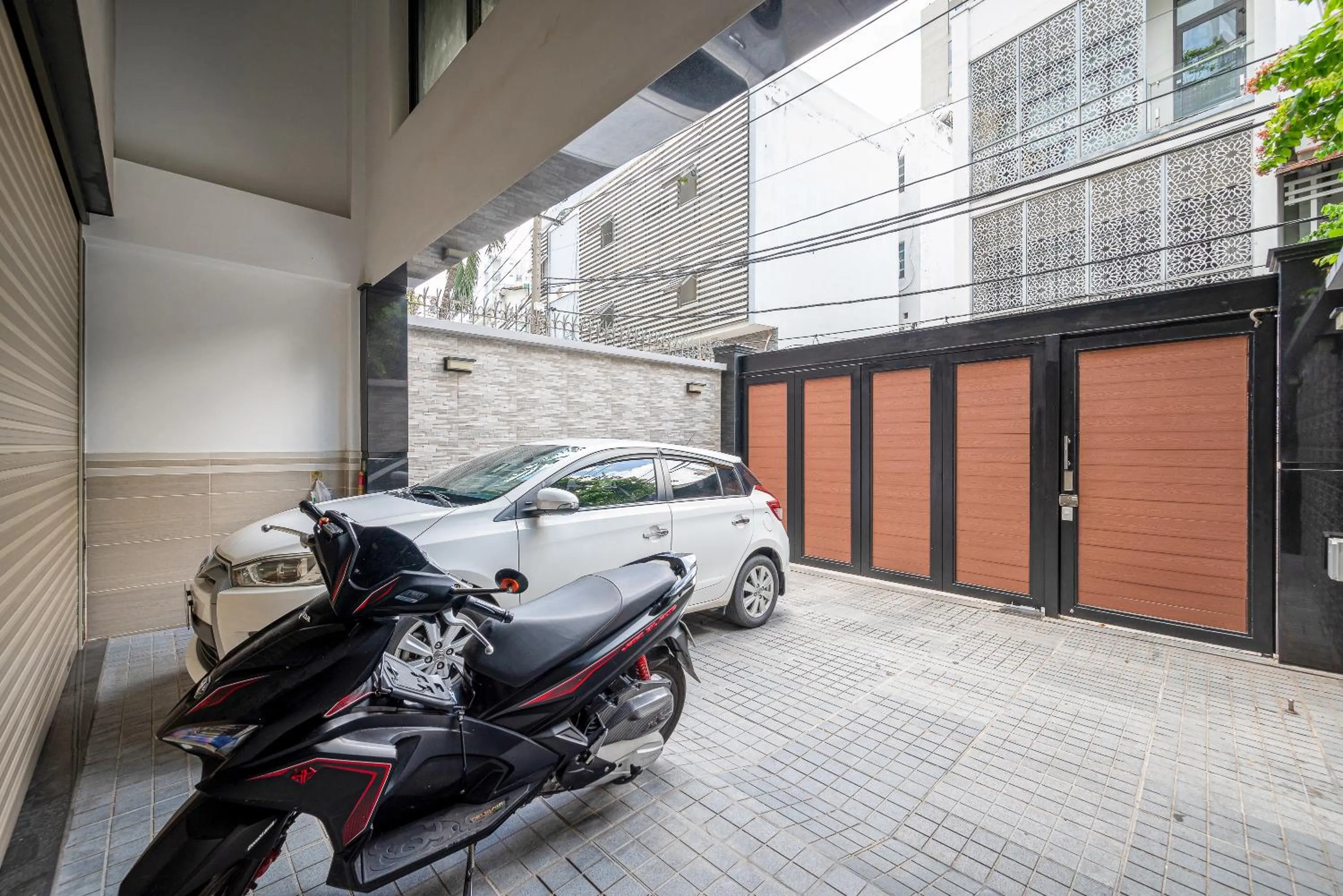 Parking in Cozrum Homes - Kena House