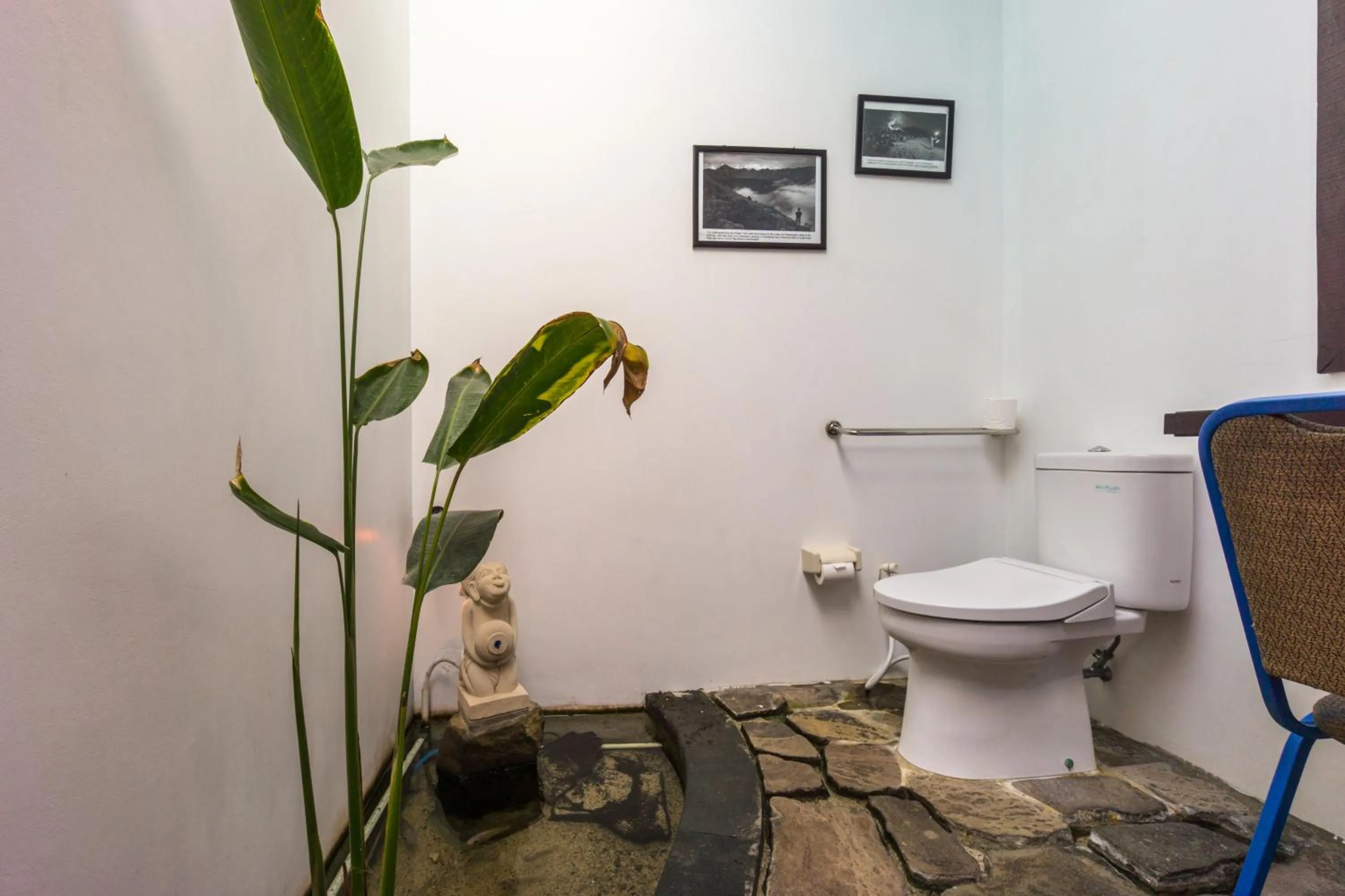 Toilet in Ambary House Gili Trawangan- 2 BR Private Villa, Pool
