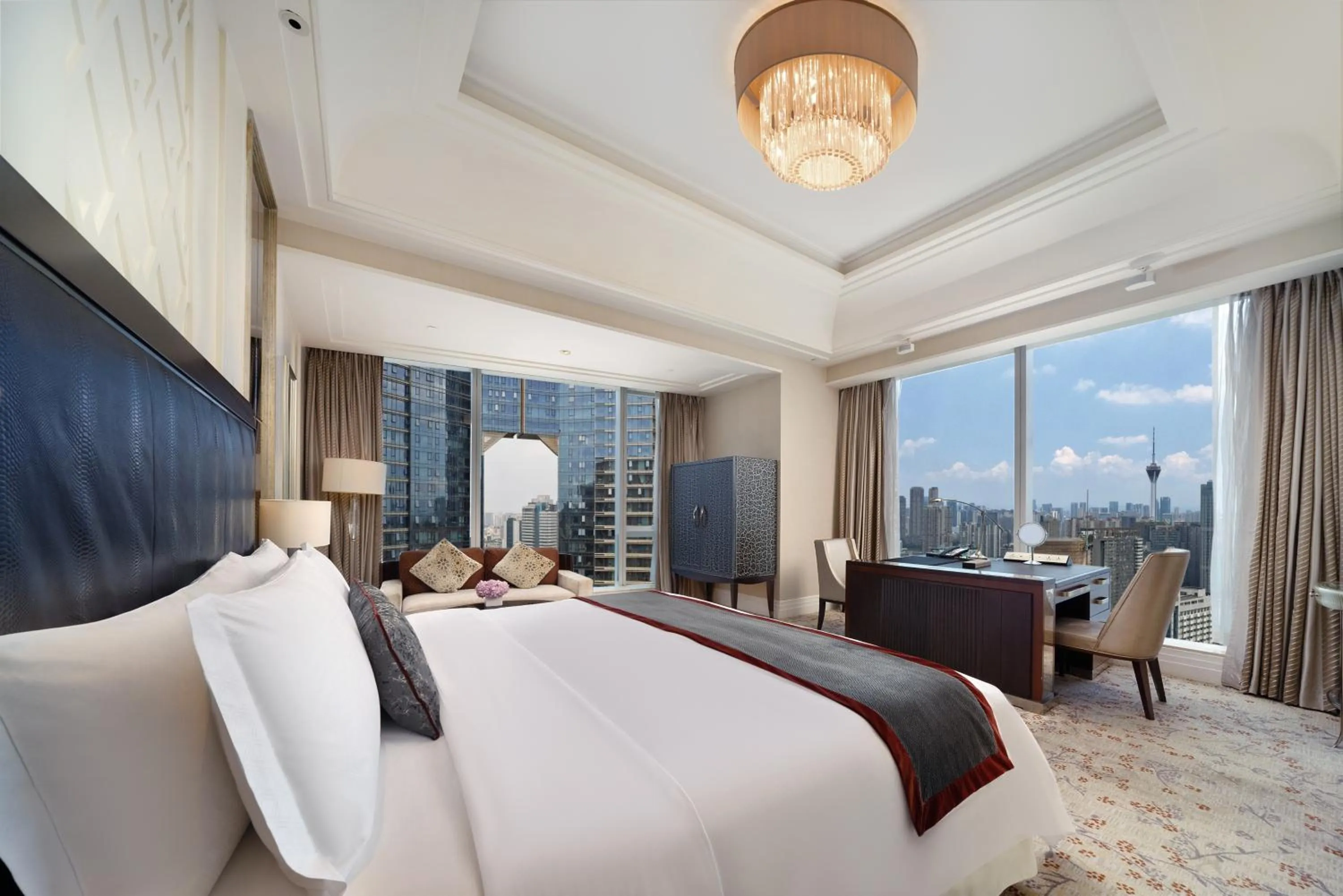 Photo of the whole room, Bed in The St. Regis Chengdu