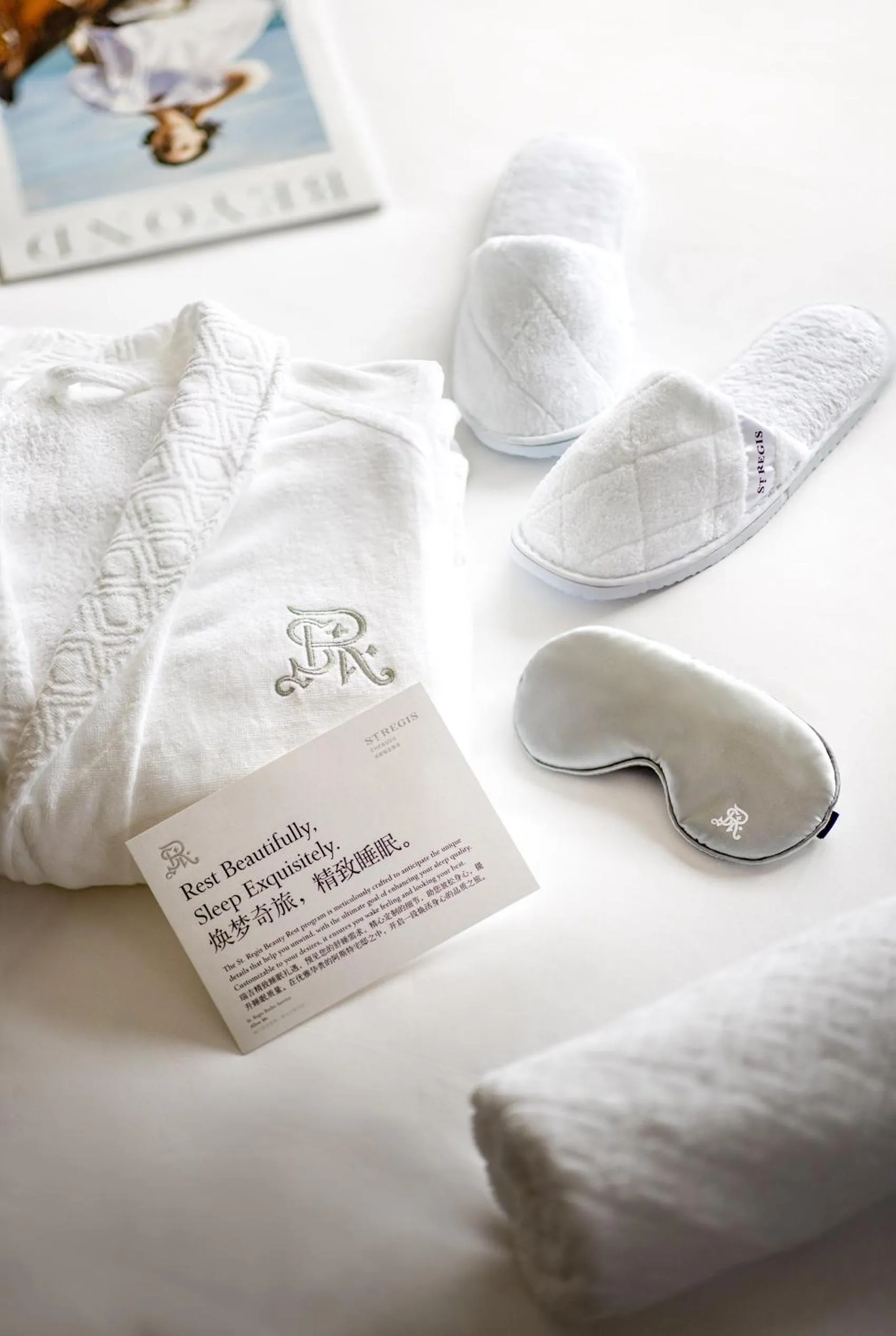 Bathroom, Bed in The St. Regis Chengdu