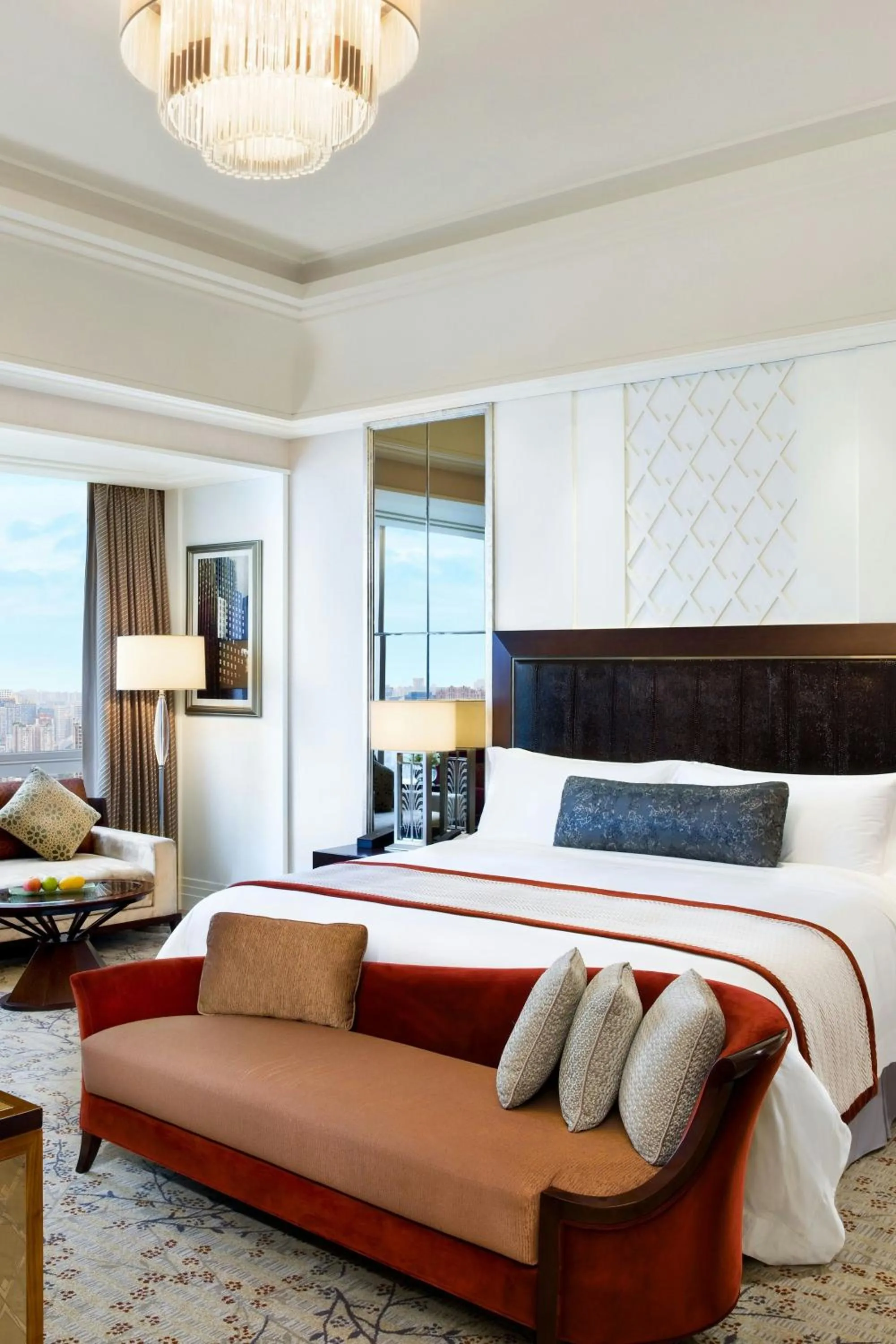 Photo of the whole room, Bed in The St. Regis Chengdu