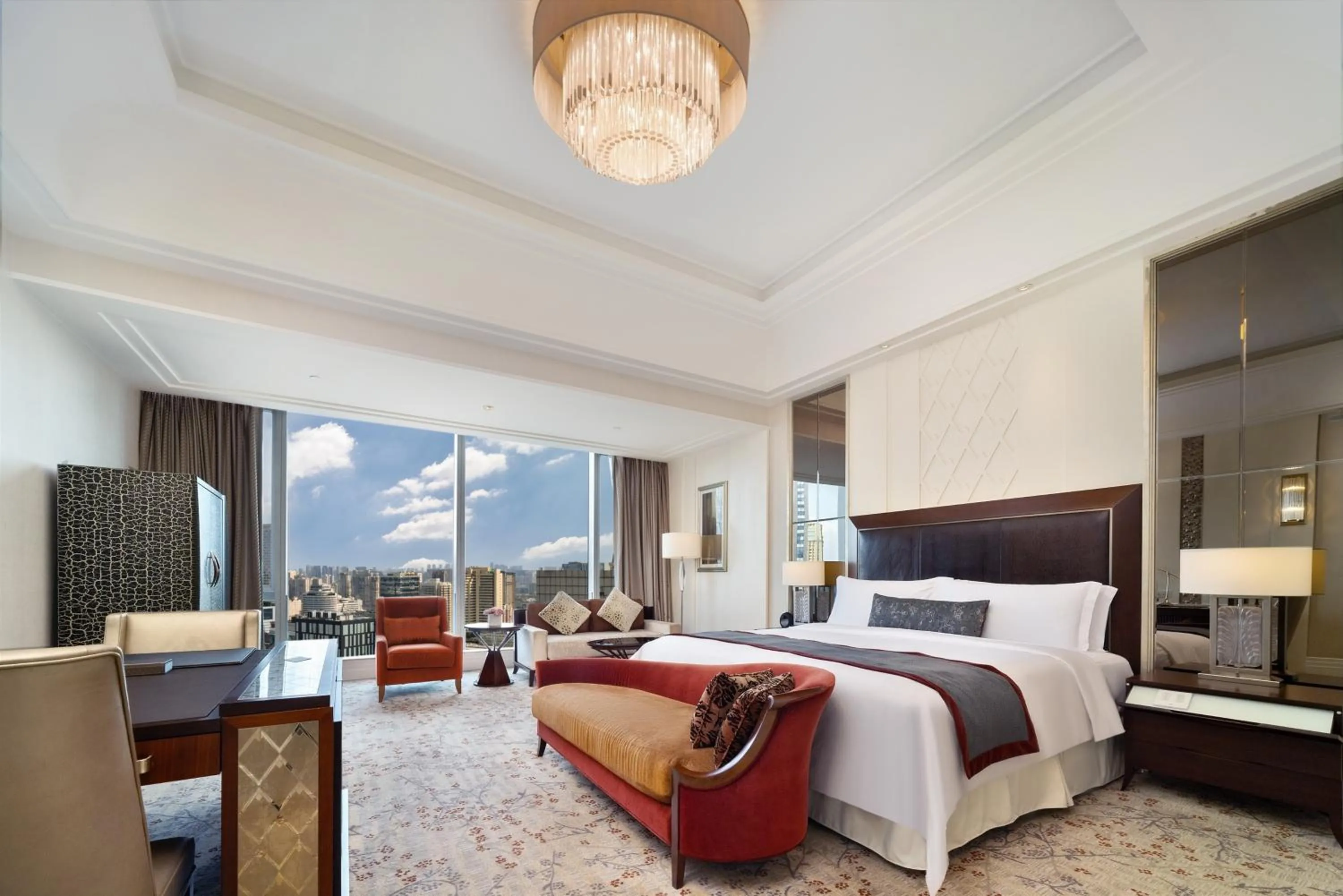 Photo of the whole room, Bed in The St. Regis Chengdu