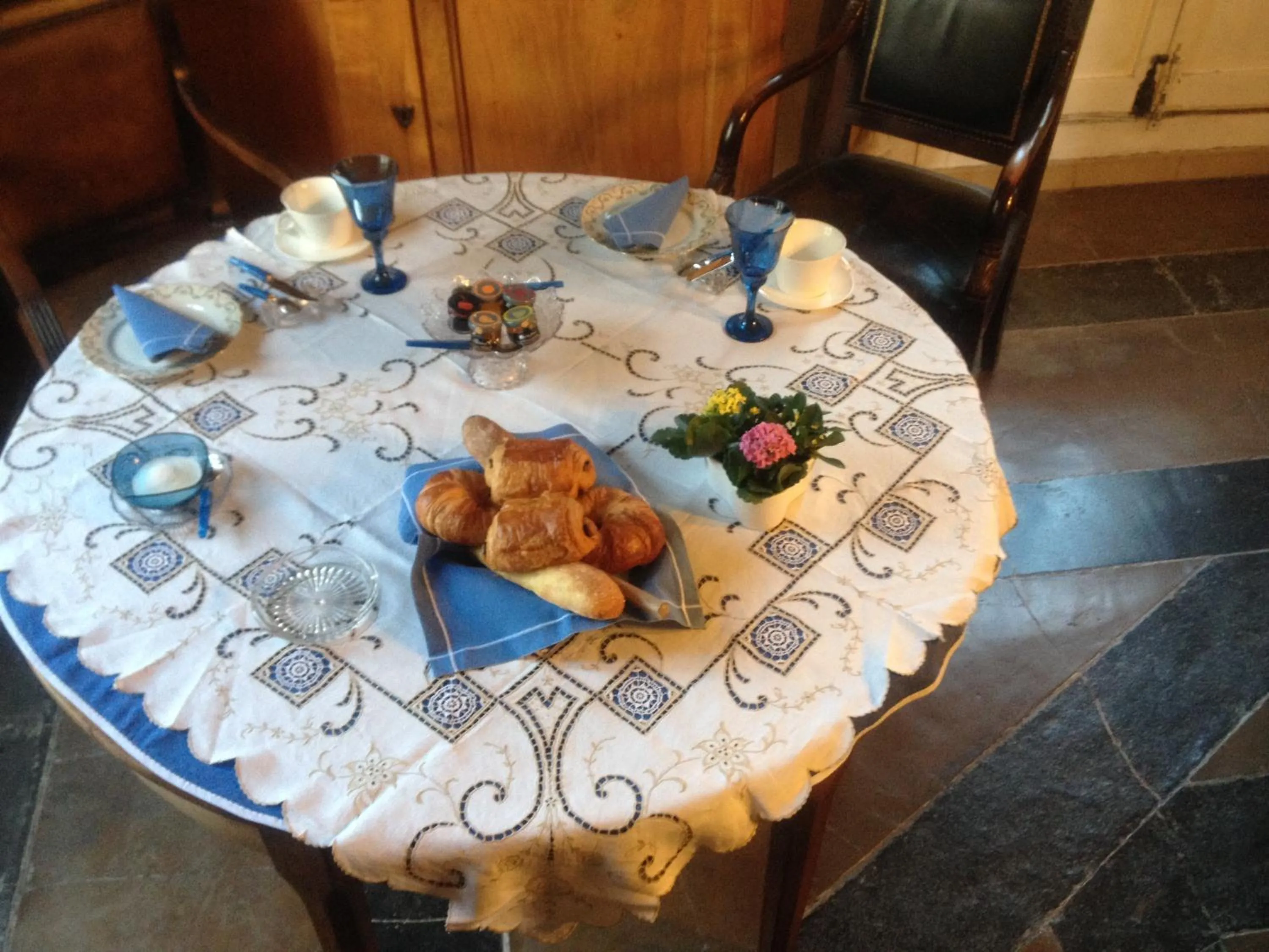 Breakfast in Pavillon de Beauregard