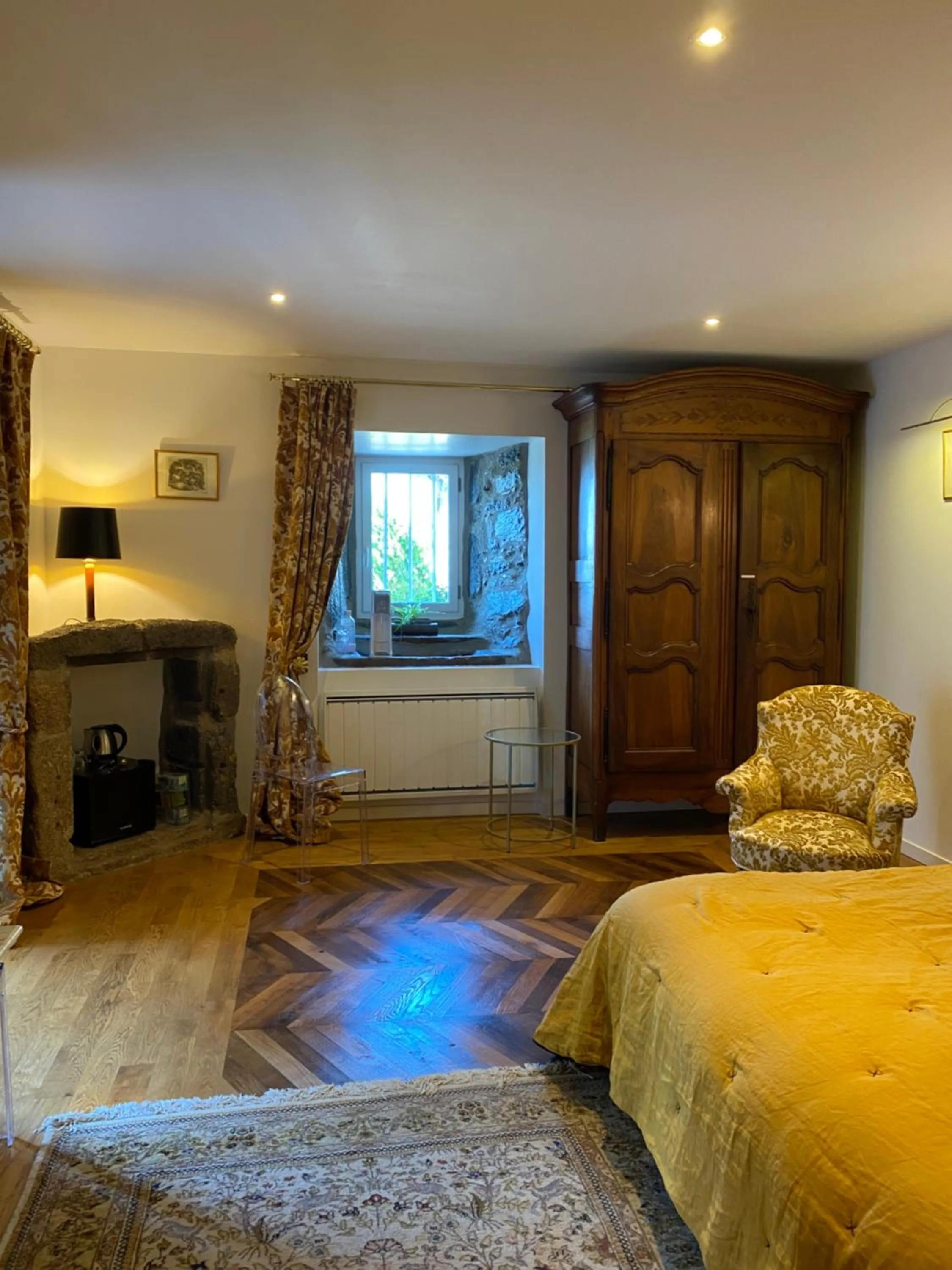 Bedroom, Bed in Château du Puech