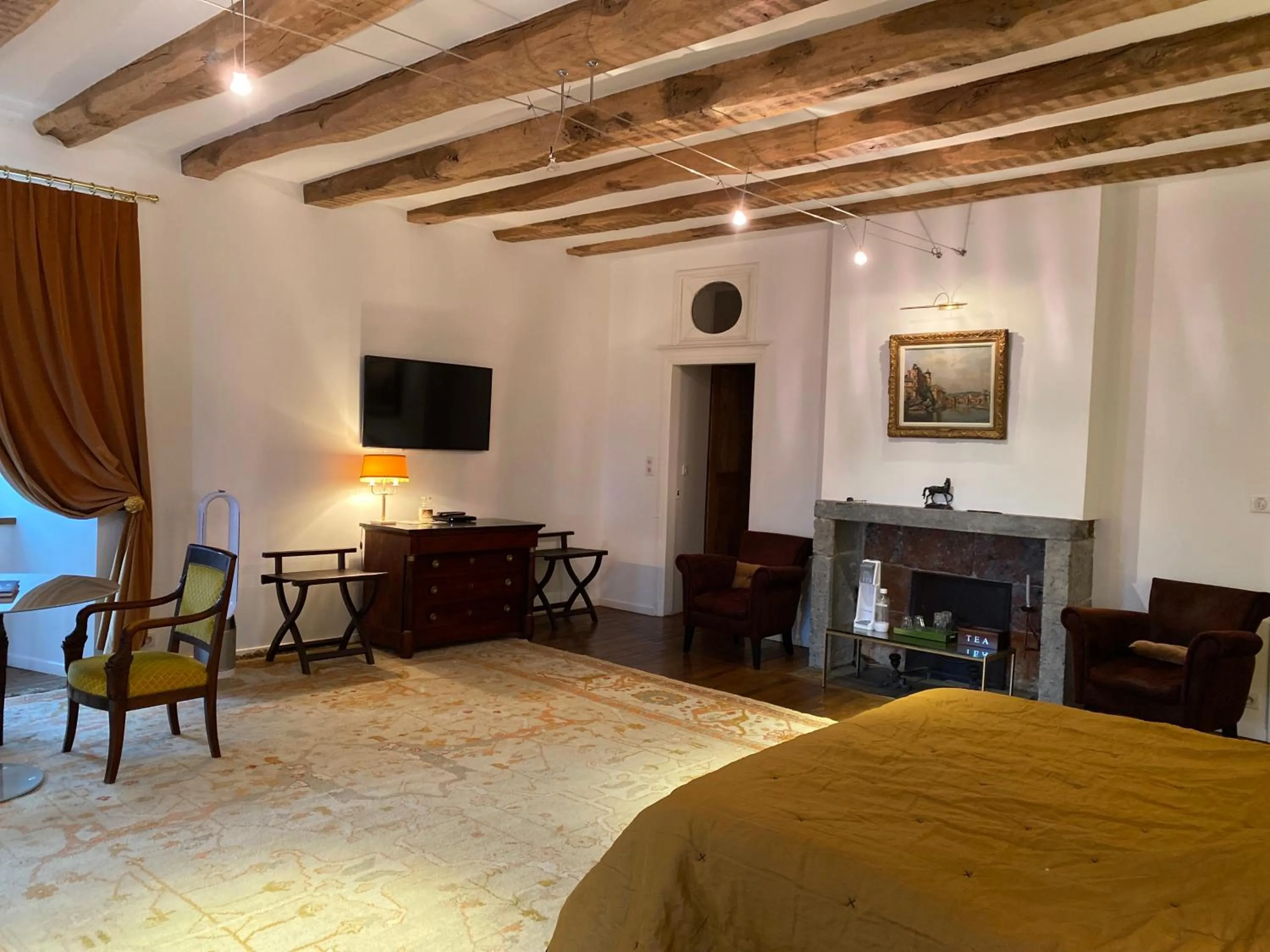 Bed in Château du Puech