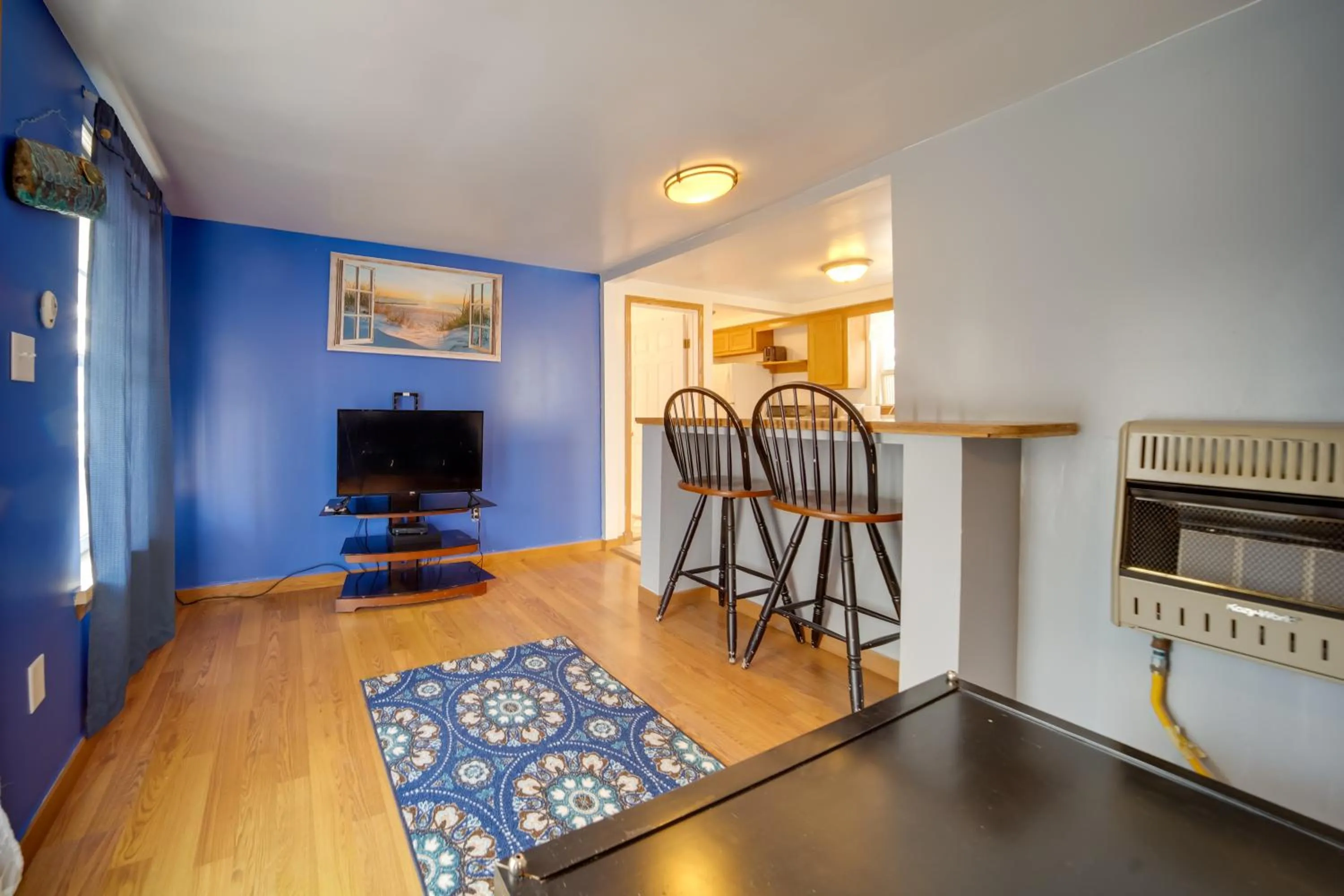 Pet-Friendly Lake Erie Cottage - Walk to the Water