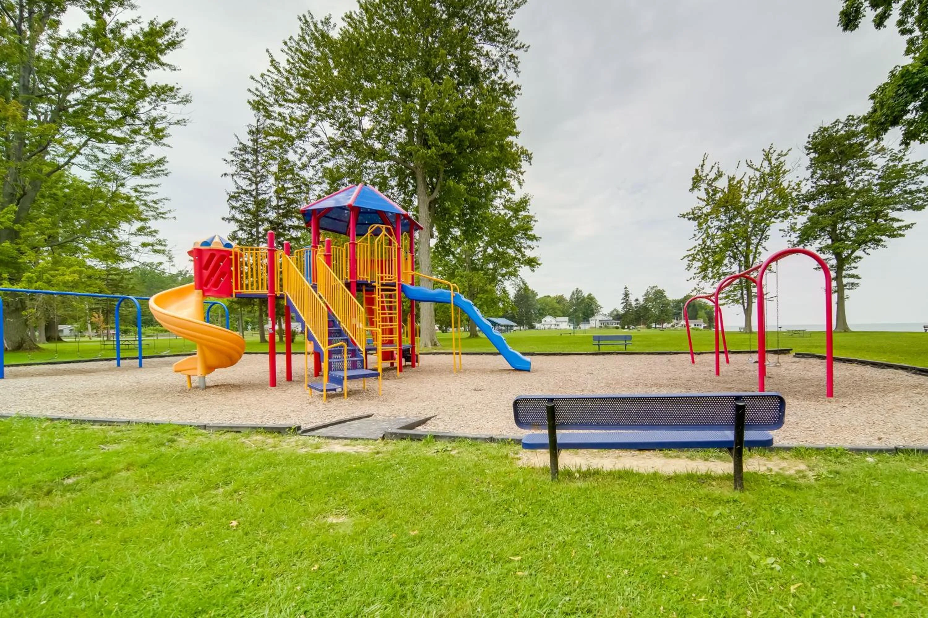 Pet-Friendly Lake Erie Cottage - Walk to the Water