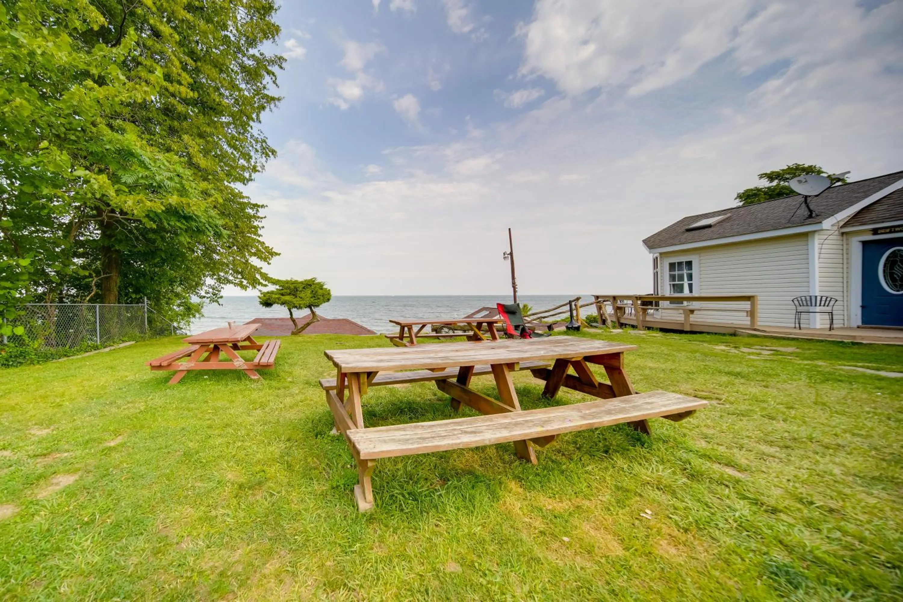 Pet-Friendly Lake Erie Cottage - Walk to the Water