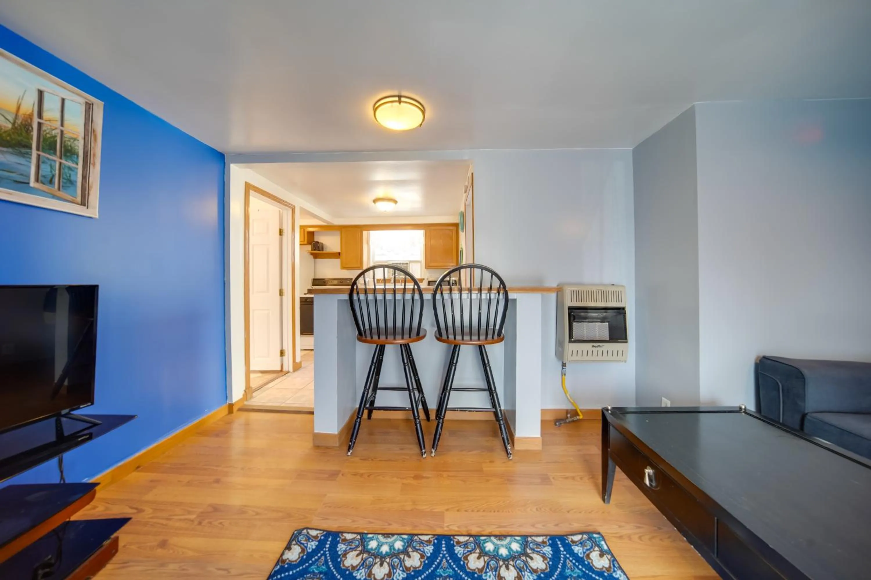 Pet-Friendly Lake Erie Cottage - Walk to the Water