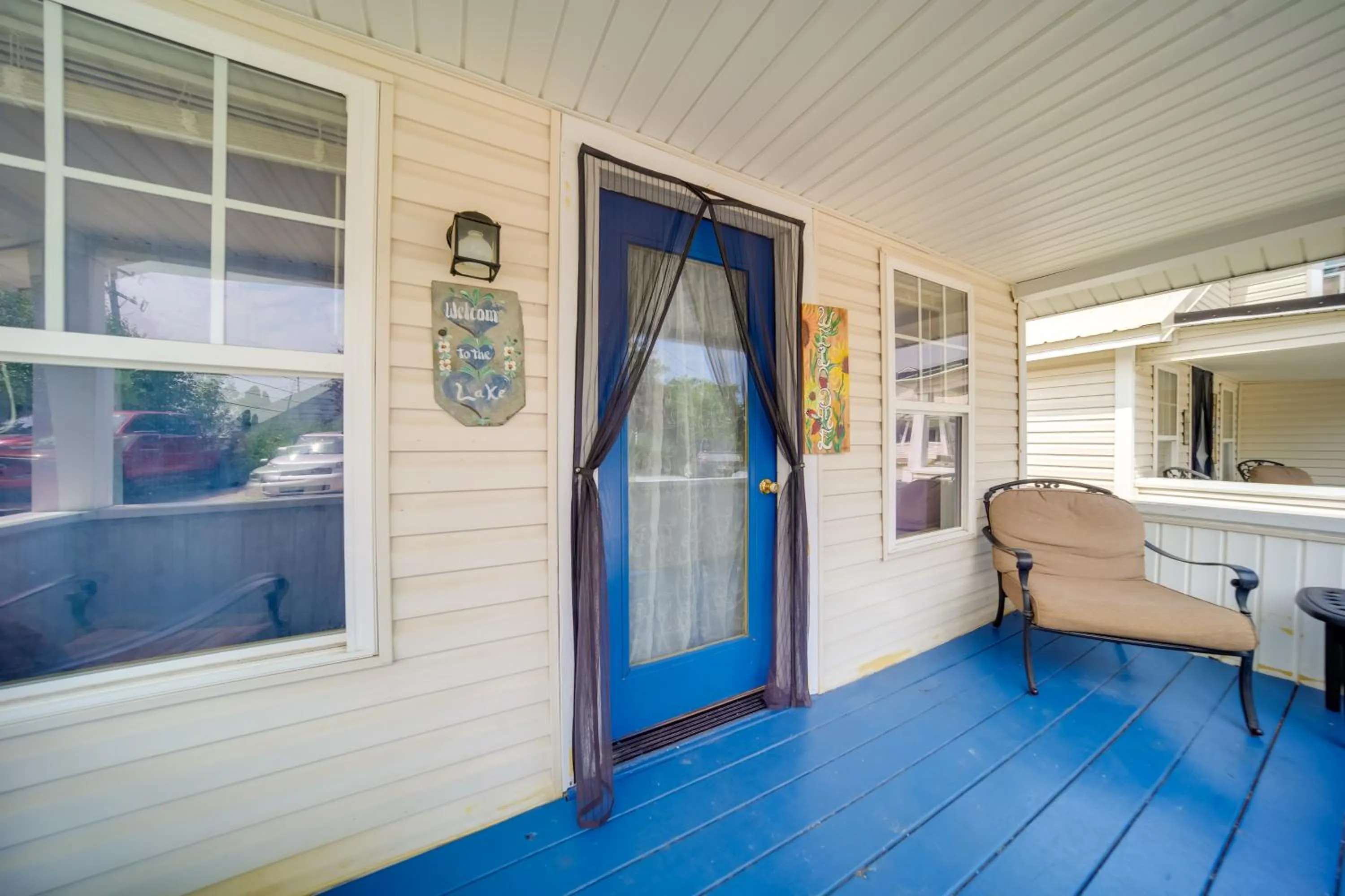 Pet-Friendly Lake Erie Cottage - Walk to the Water