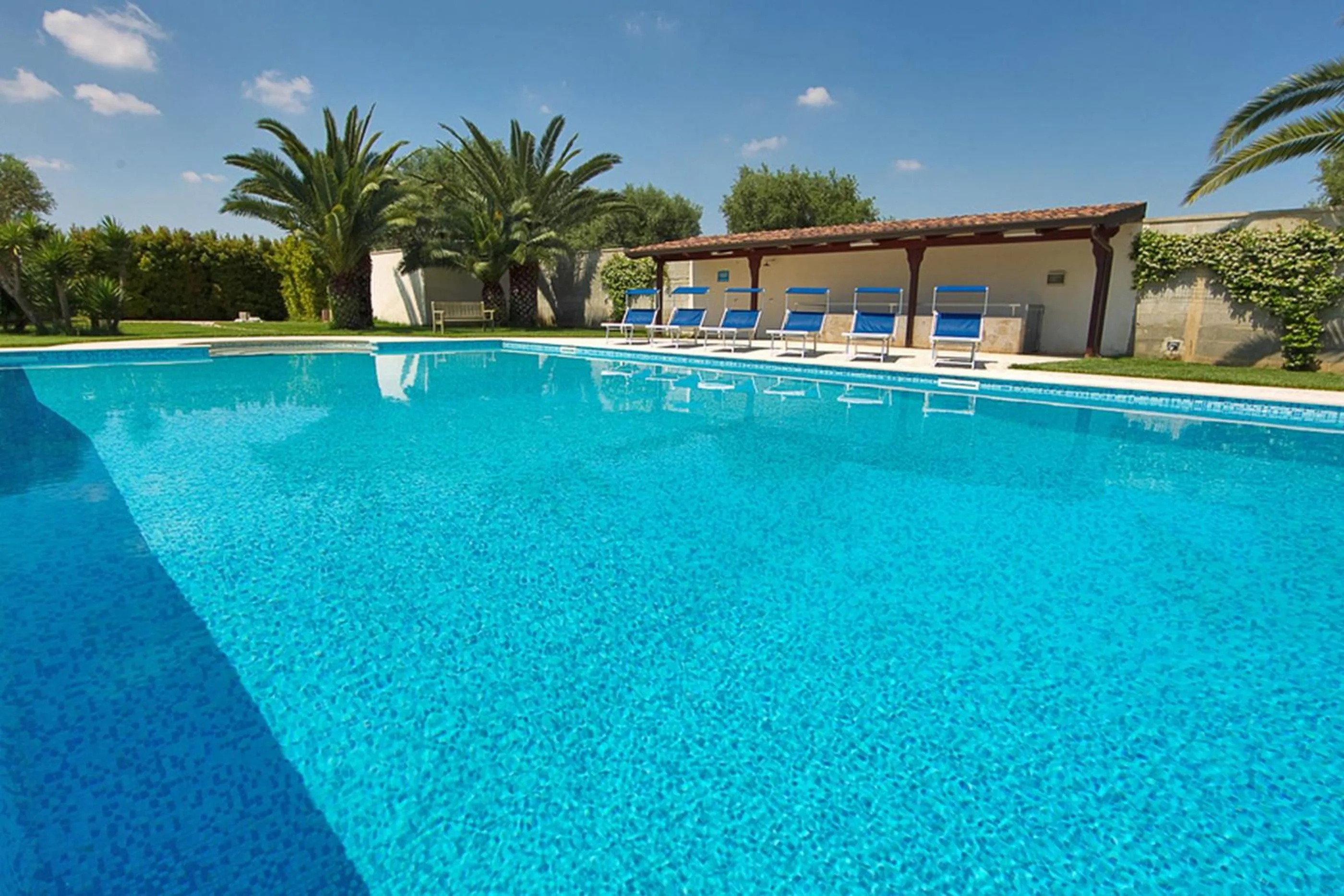 Swimming pool in B&B QuattroStelle