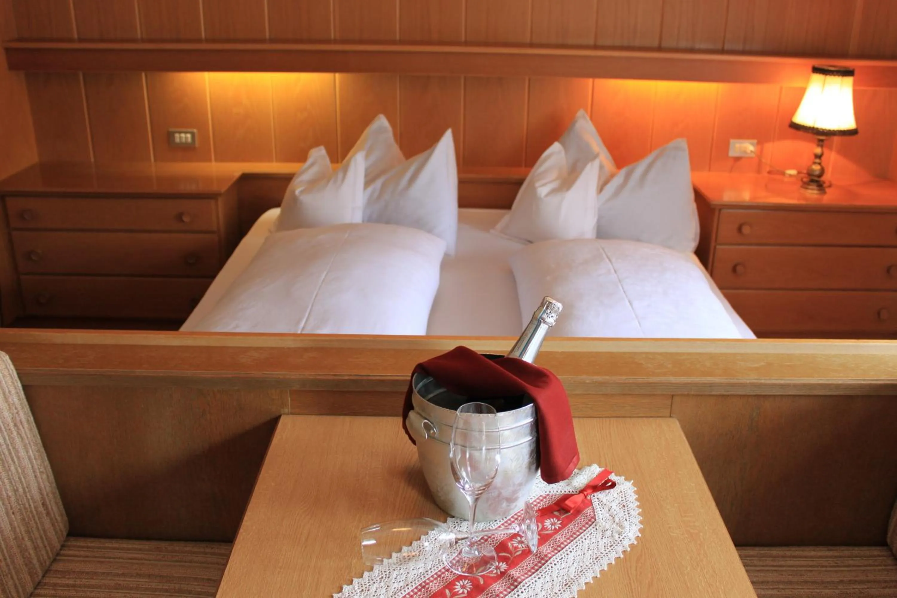 Bedroom, Bed in Albergo Alisander