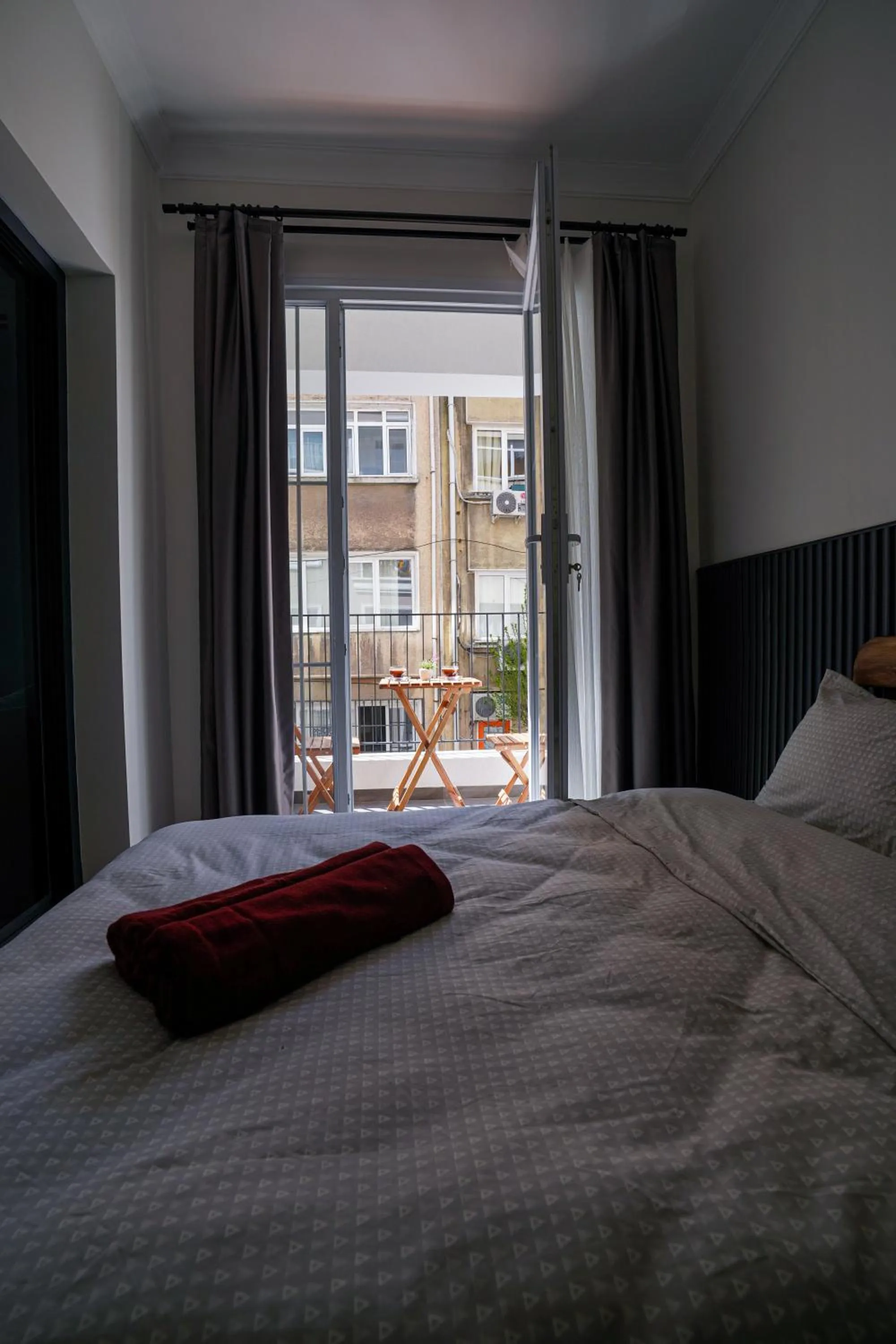Bedroom, Bed in Merkuri apartments