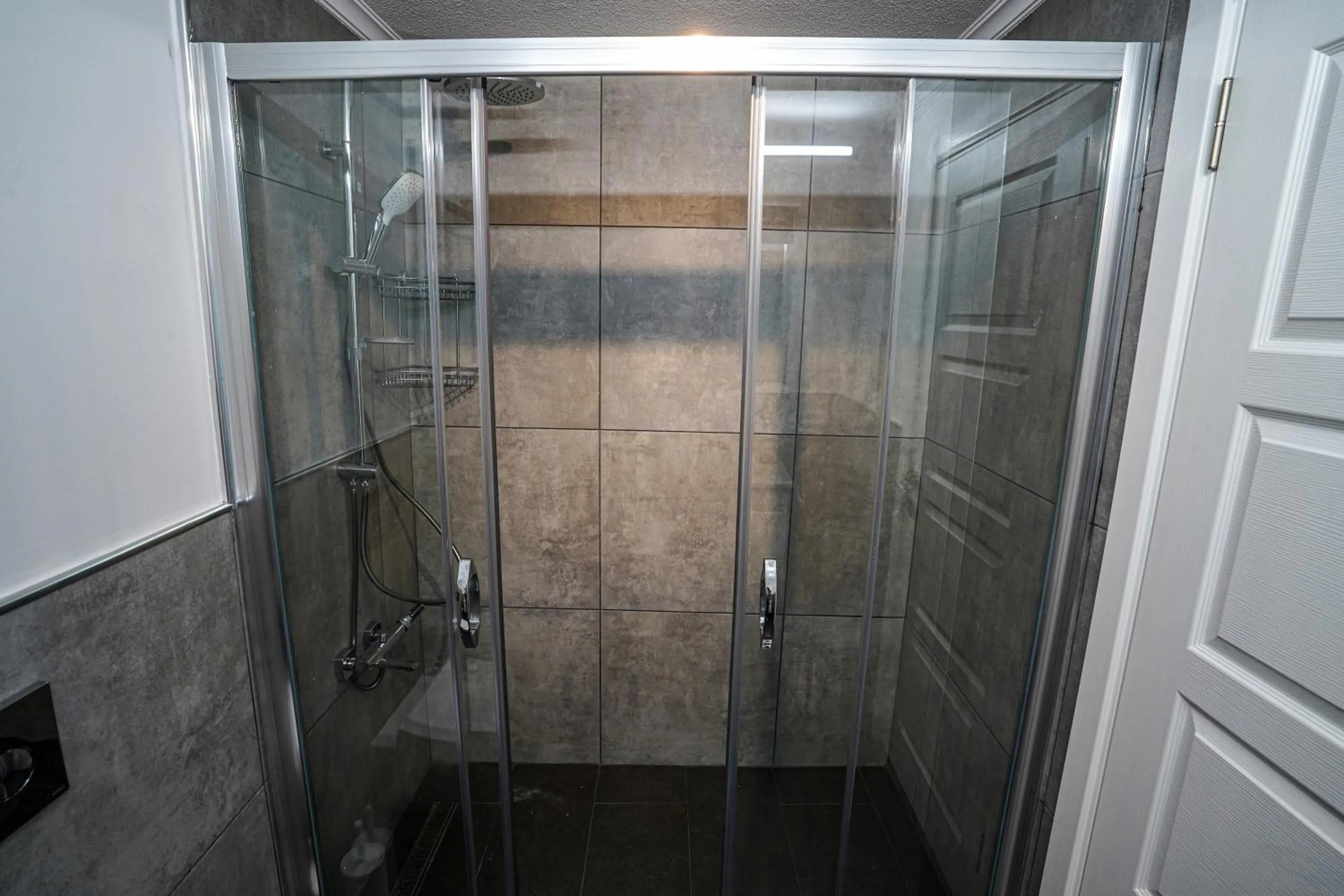 Bathroom in Merkuri apartments