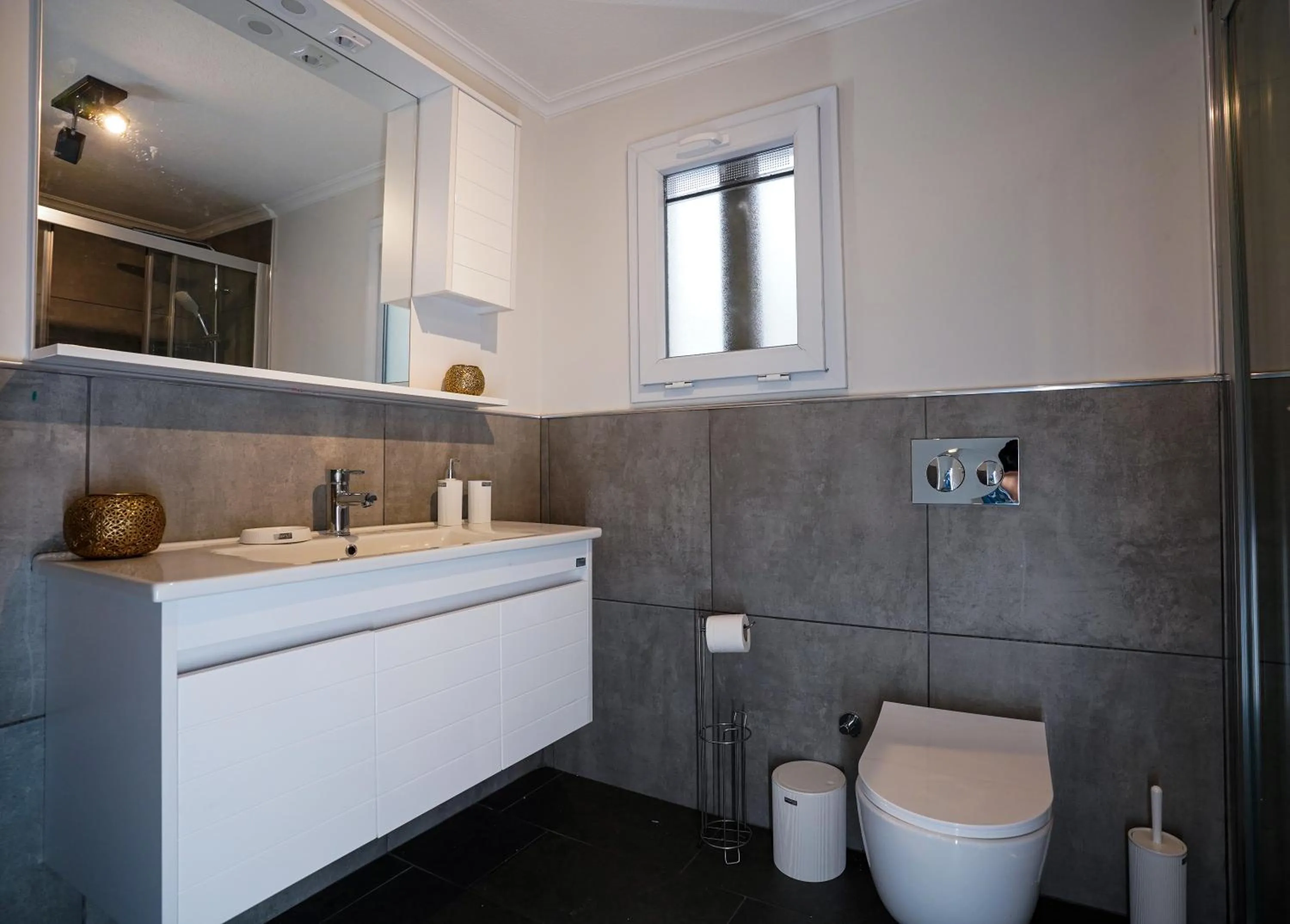 Bathroom in Merkuri apartments