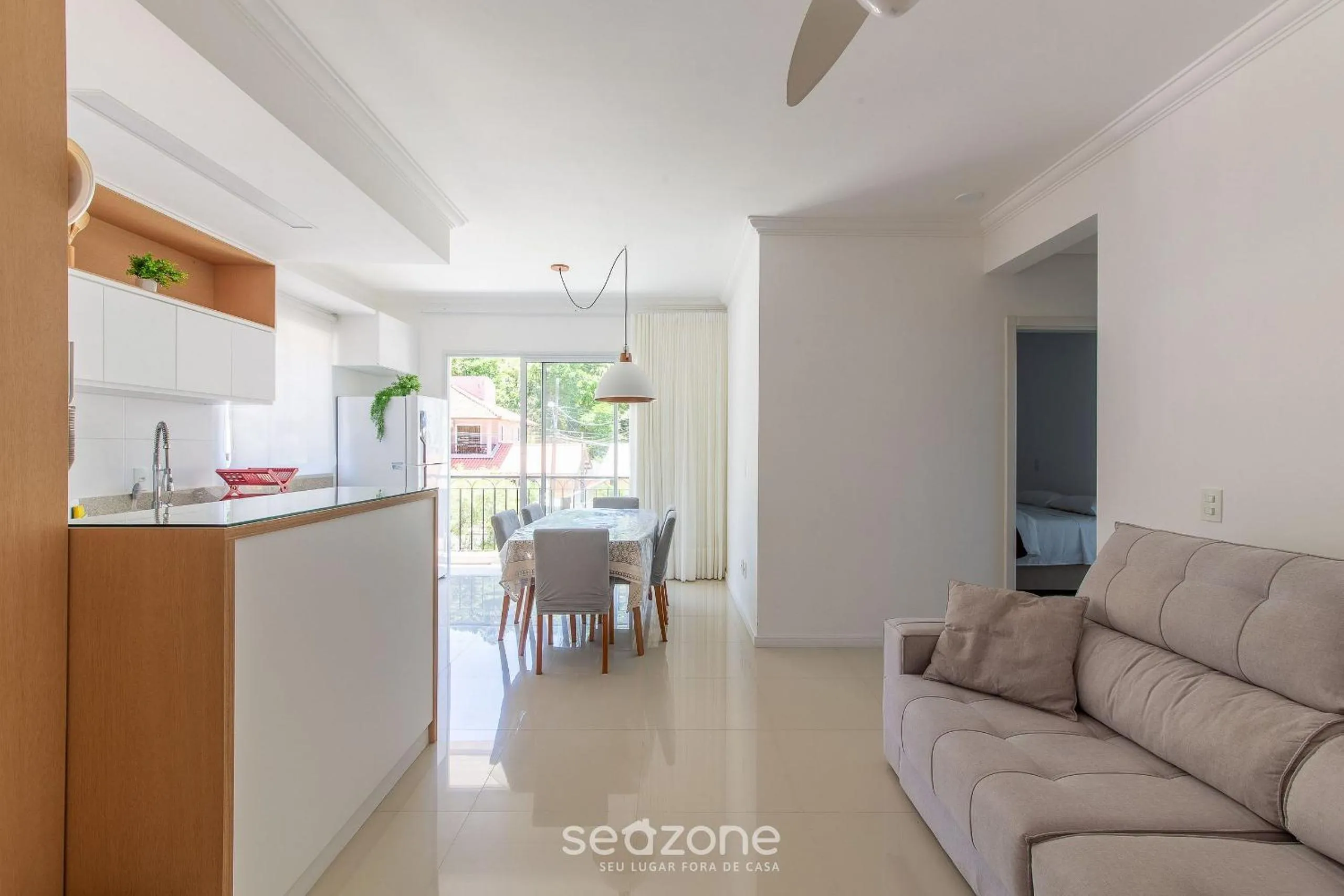 Living room in Lindo apto com churrrasqueira em Floripa IBE104