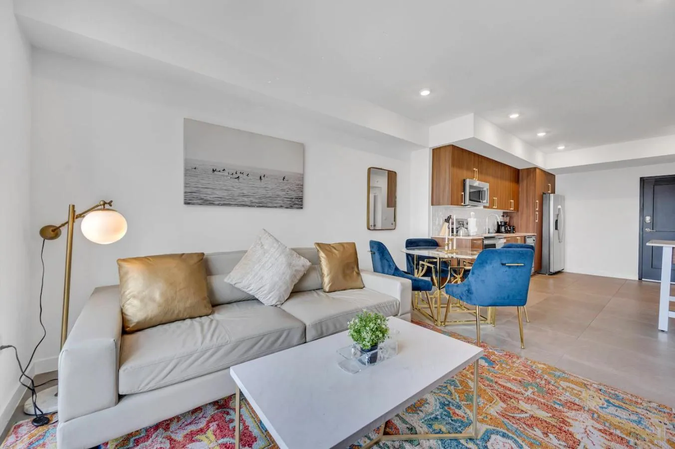 Beautiful Property with King Bed & Free Parking