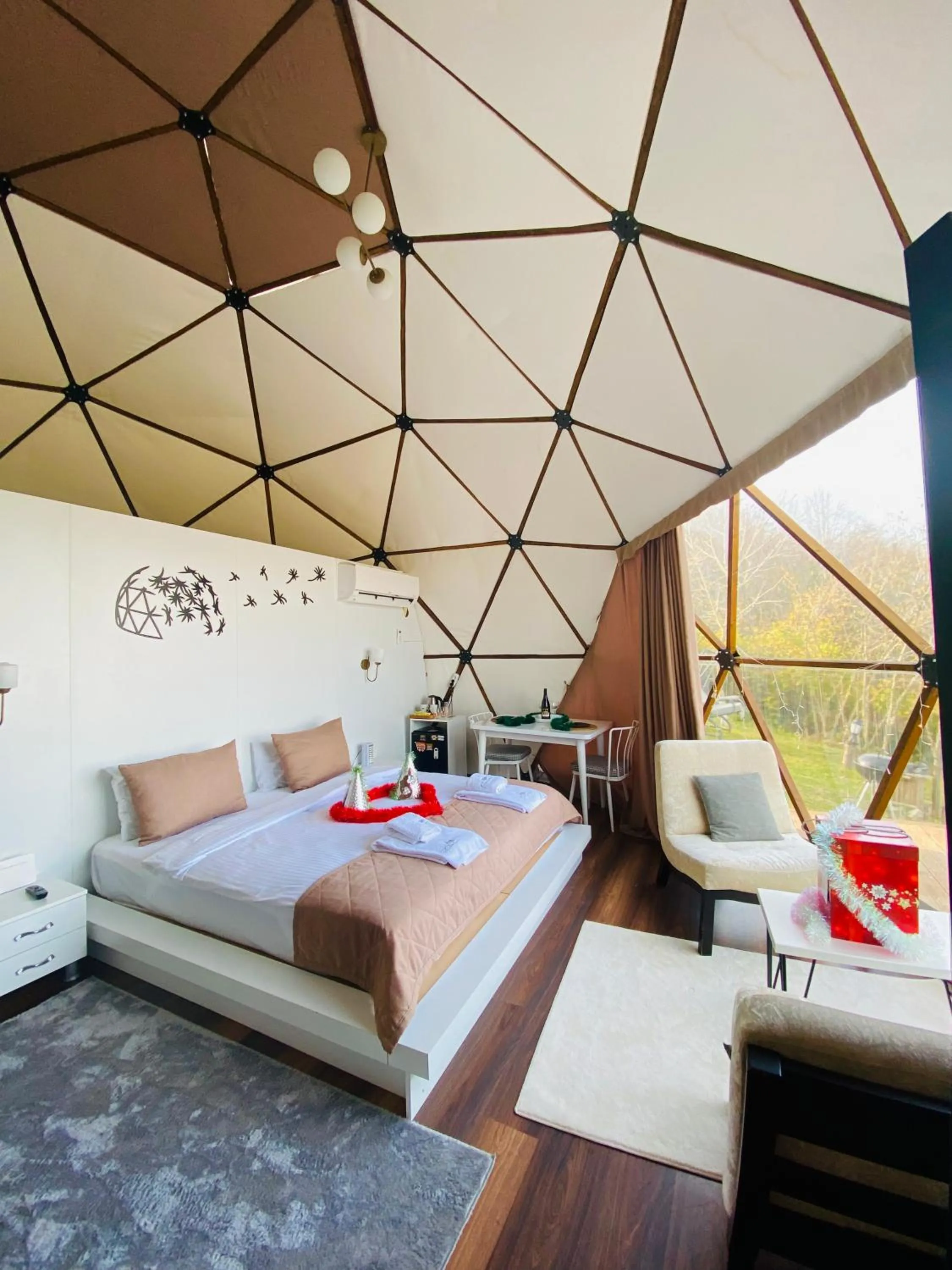 Phalesia Glamping Otel