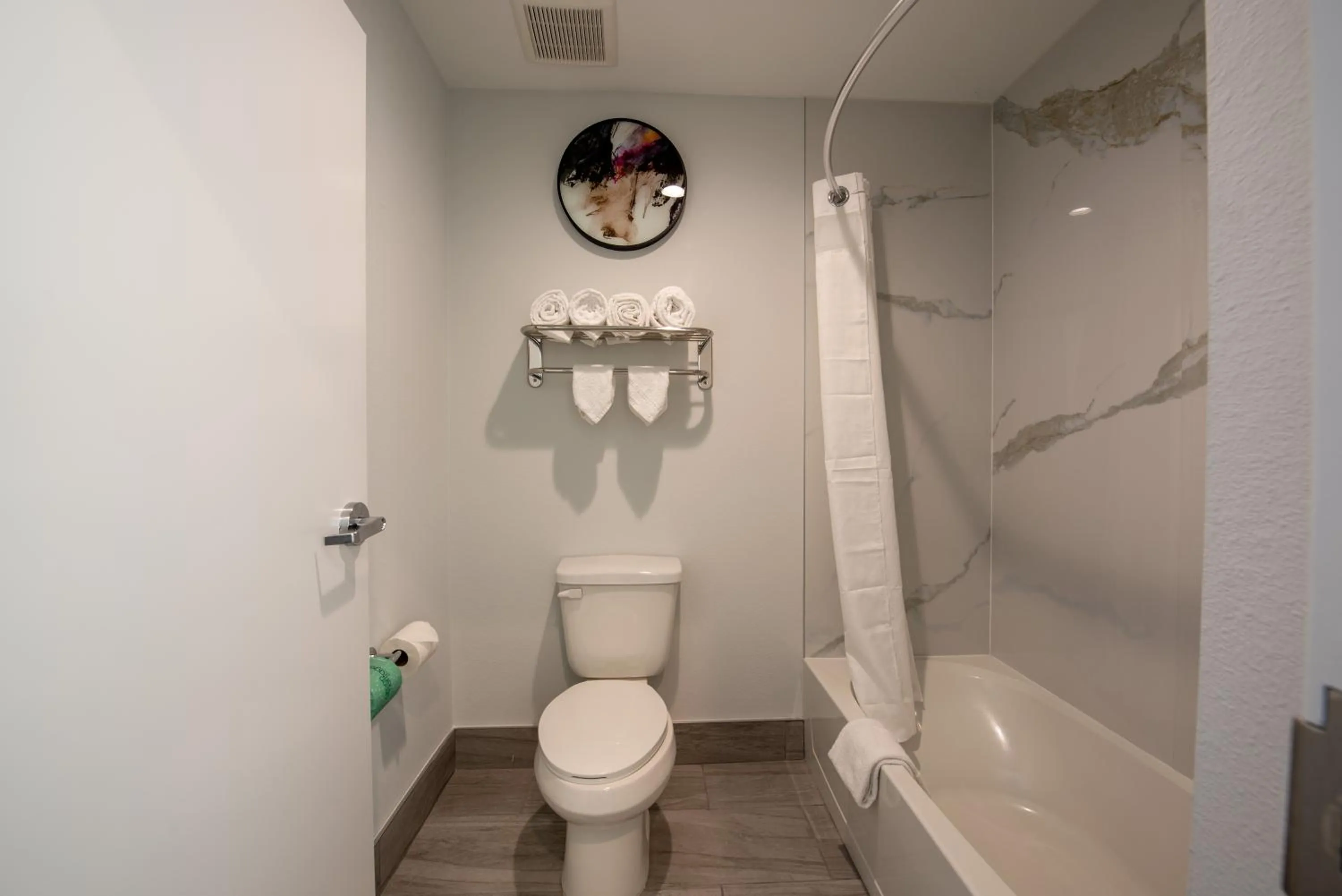 Express Inn & Suites