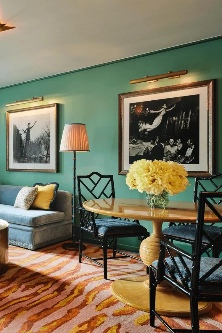 Living room in The Fifth Avenue Hotel